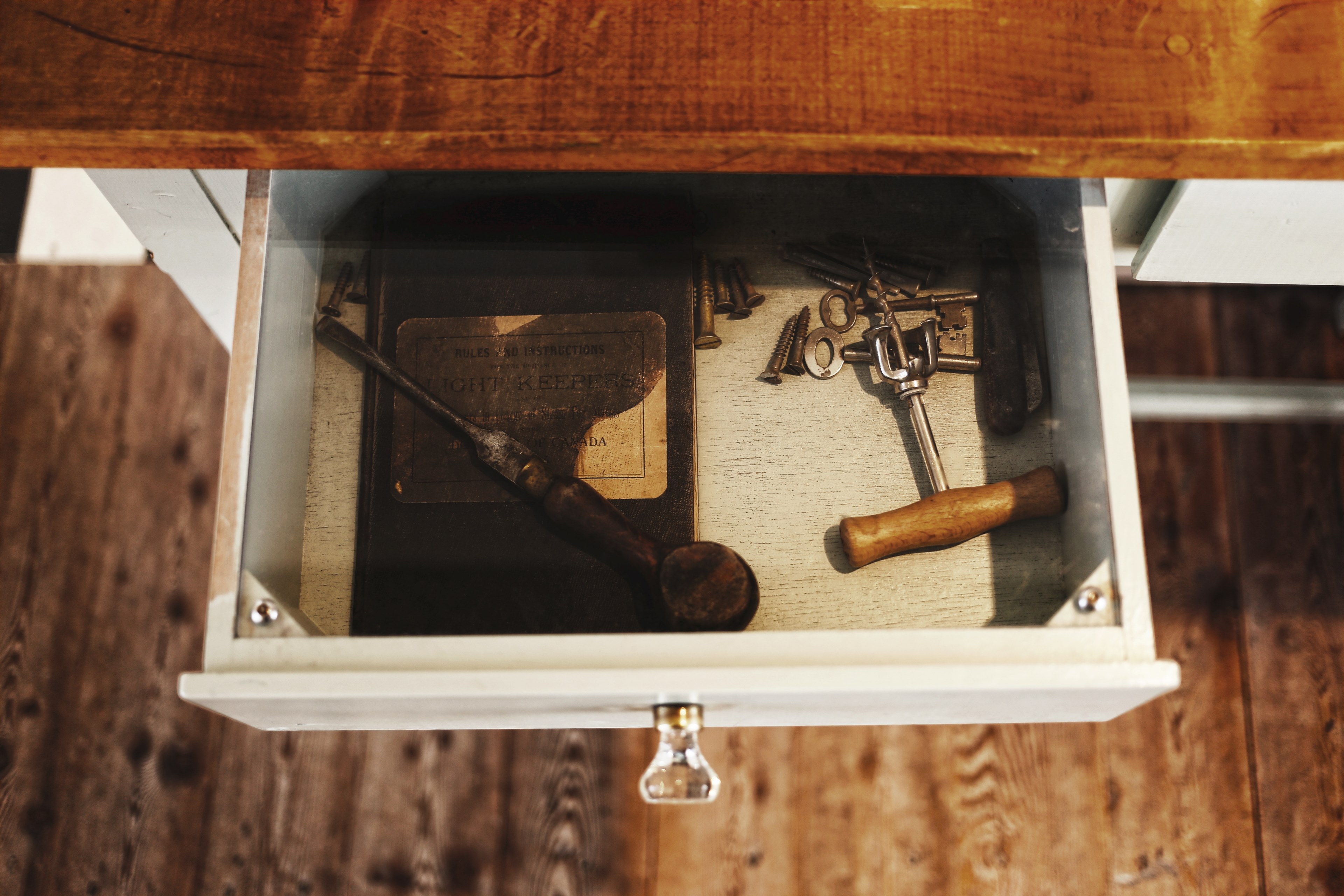 tool old tool old book and drawer 4k, HD Wallpaper