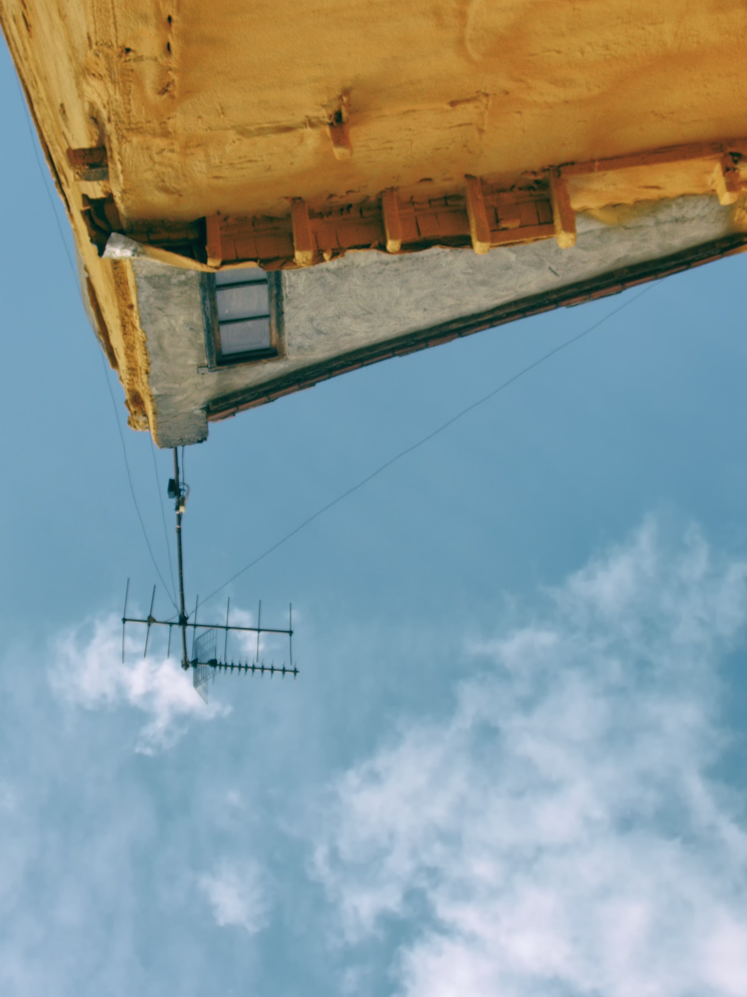 a disassembled house somewhere in xativa spain 4k, Phone HD Wallpaper
