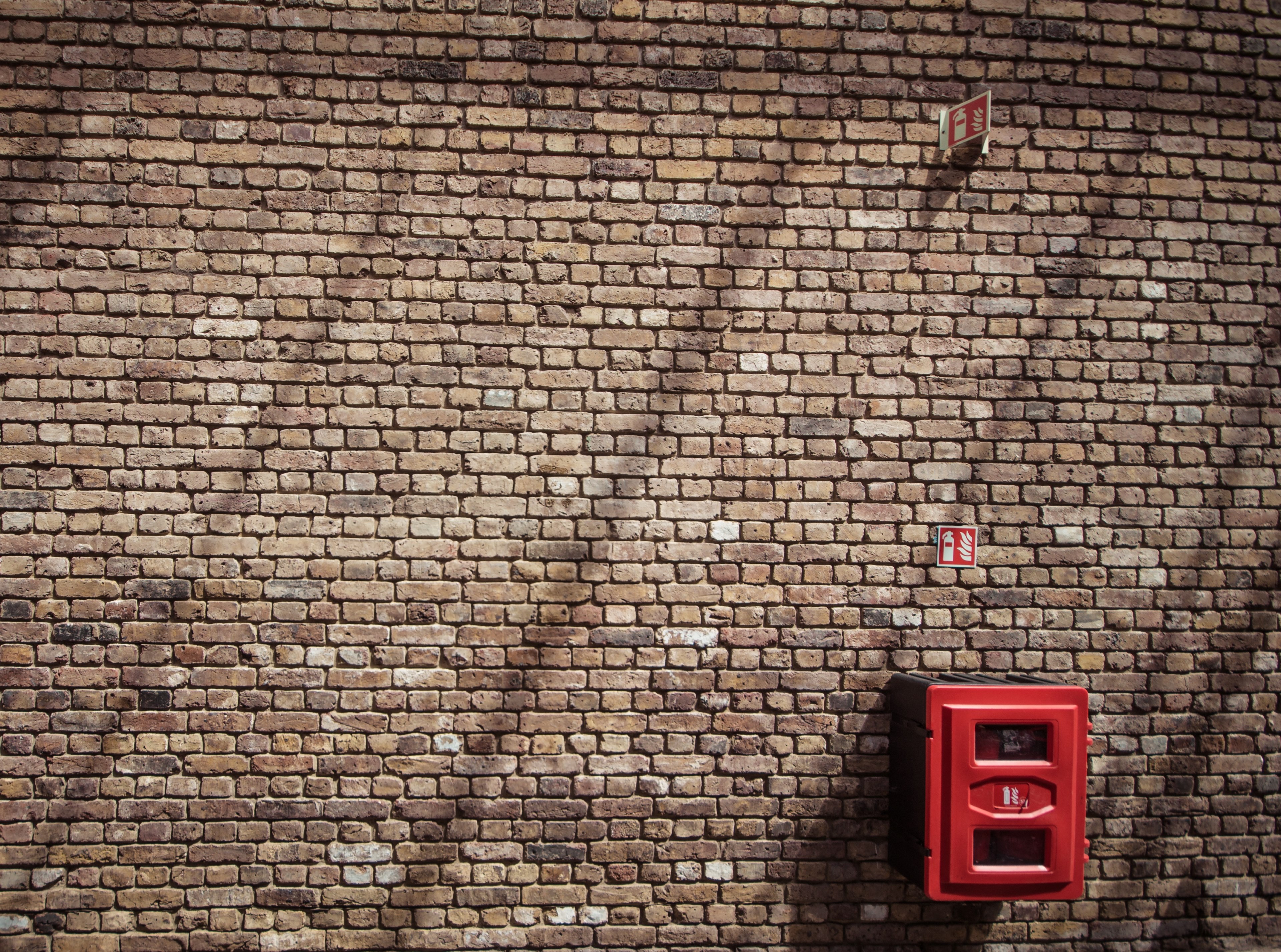 random brick wall in camden locks 4k, HD Wallpaper