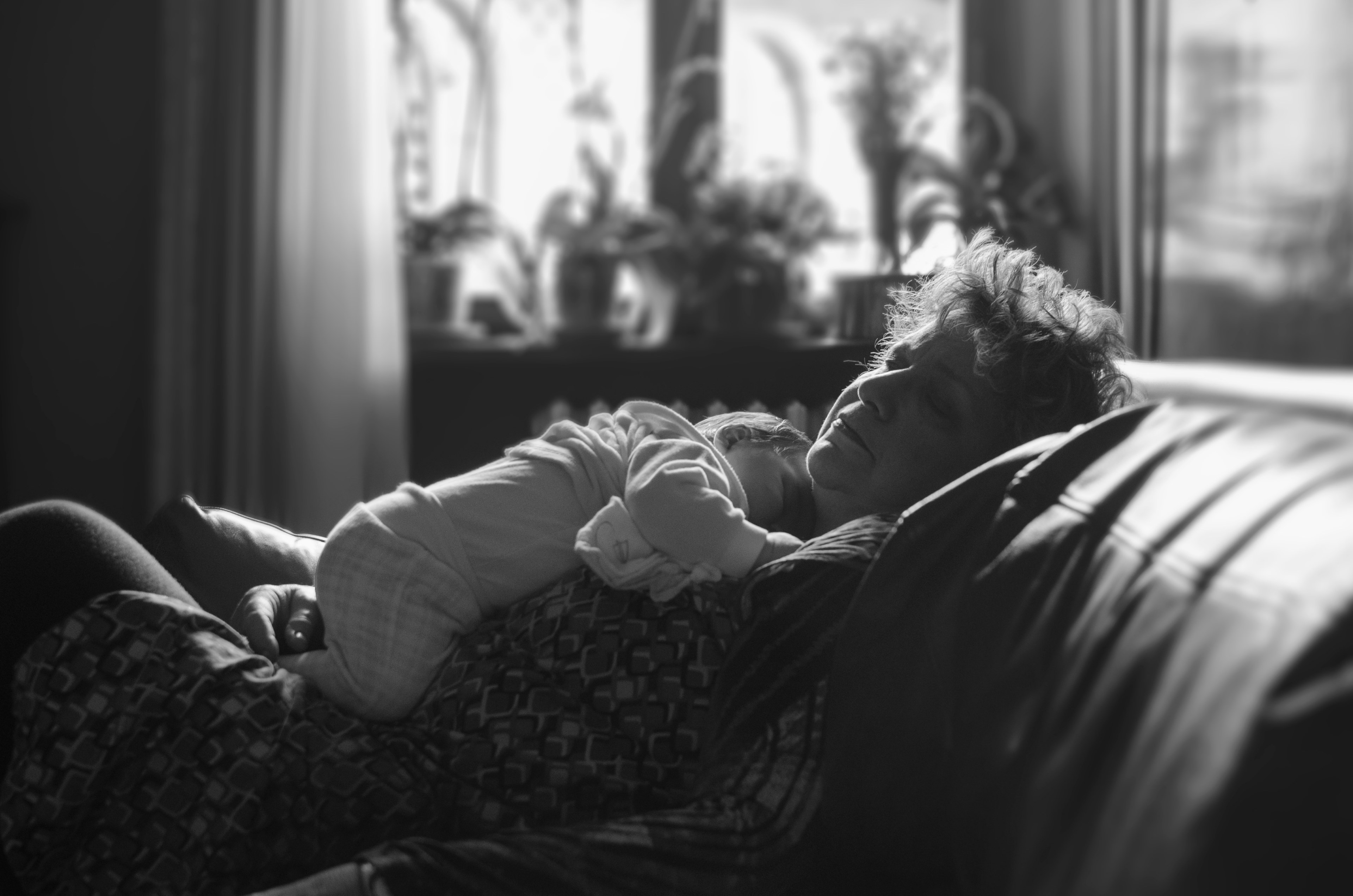child nap dormire and hug 4k, HD Wallpaper