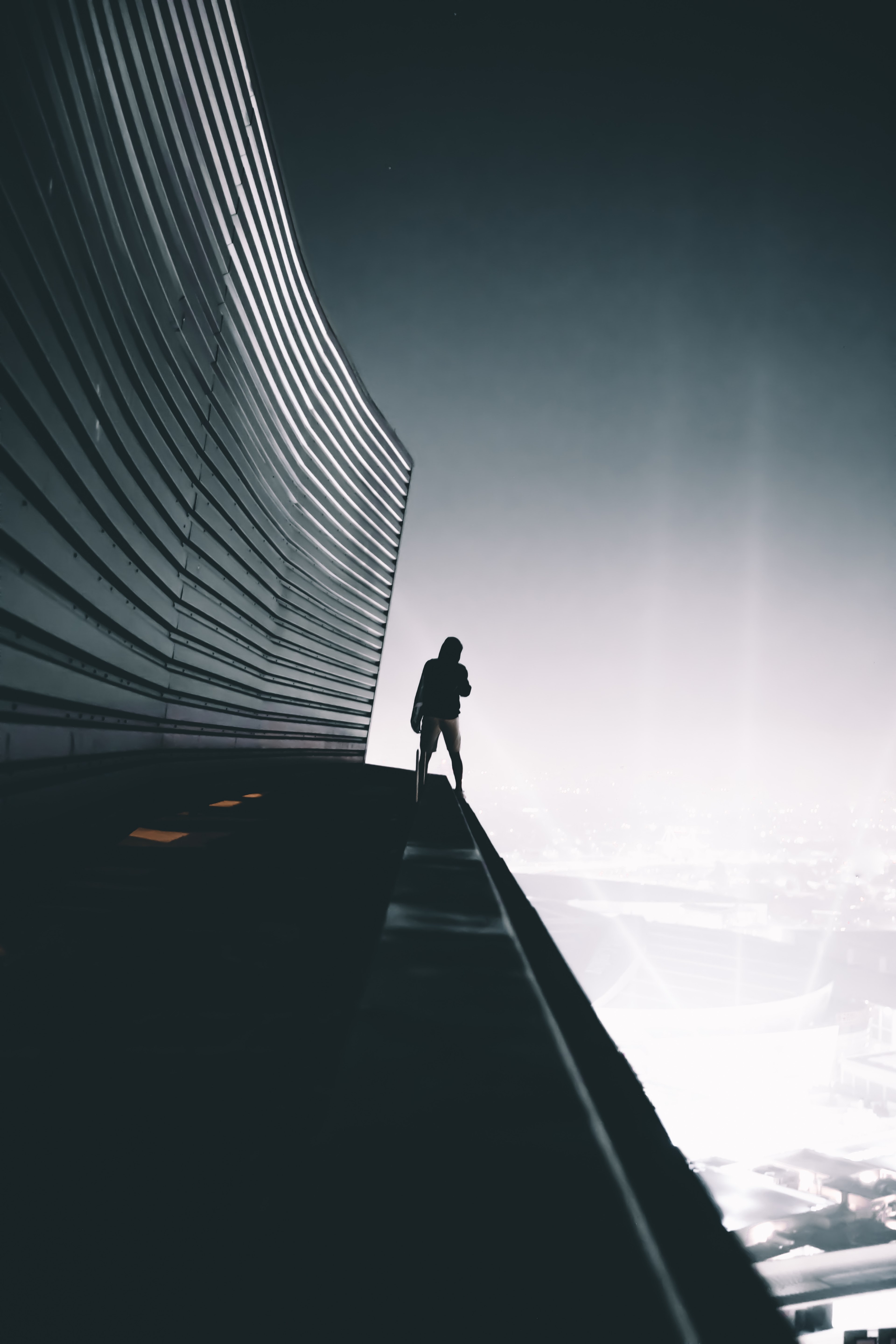 hangin high_ 4k, Phone HD Wallpaper