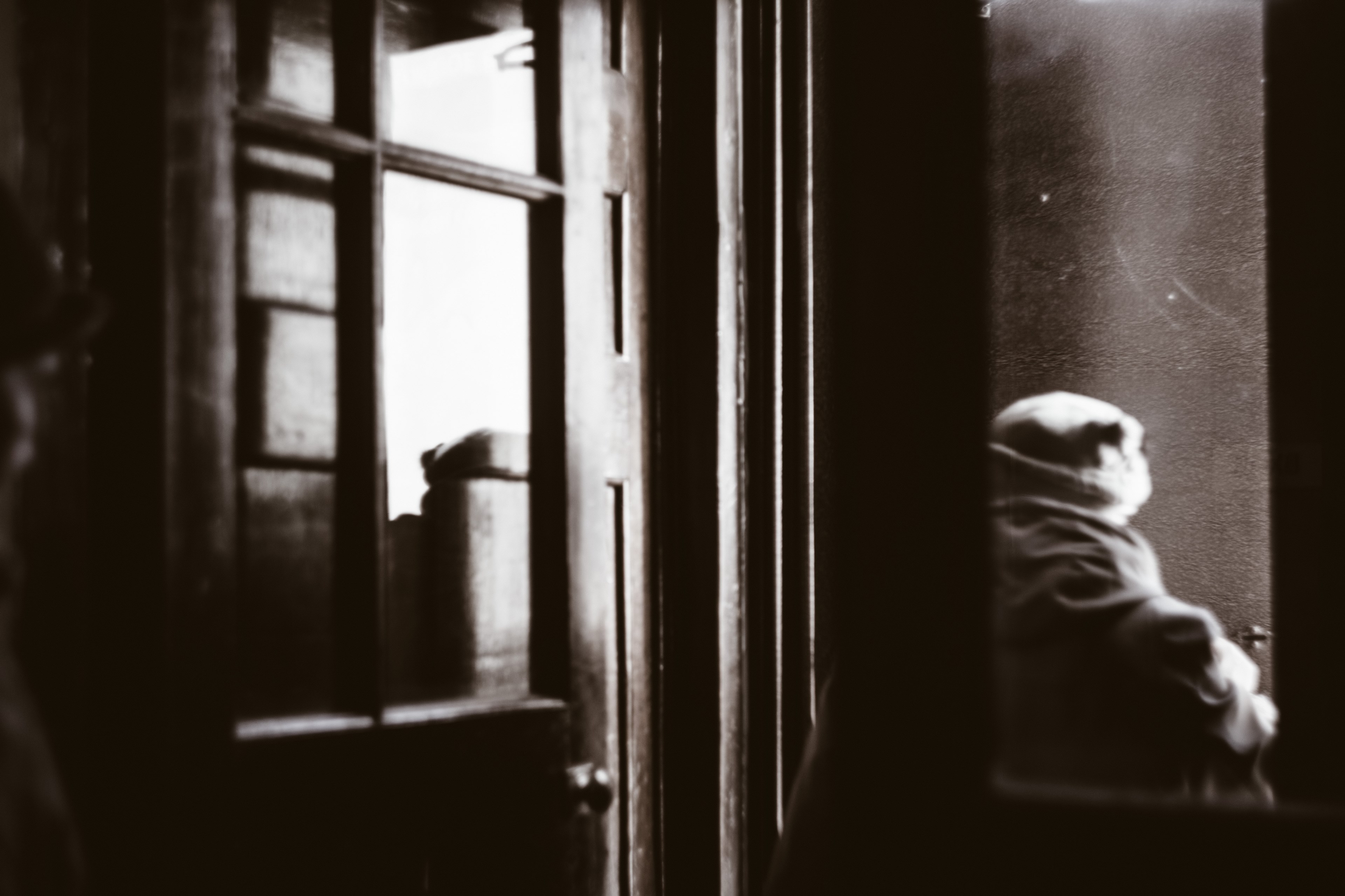 door white black and exit 4k, HD Wallpaper