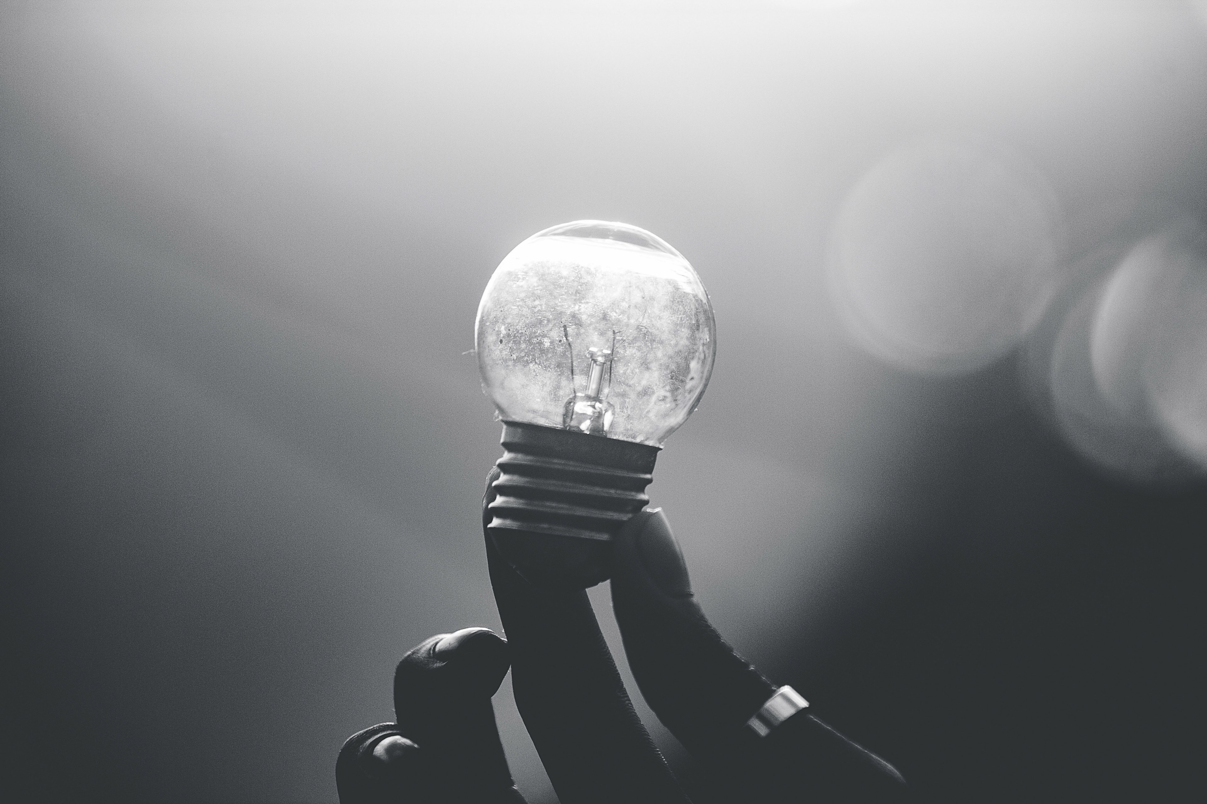 holding up a small lightbulb, _holding lightbulb 4k, HD Wallpaper