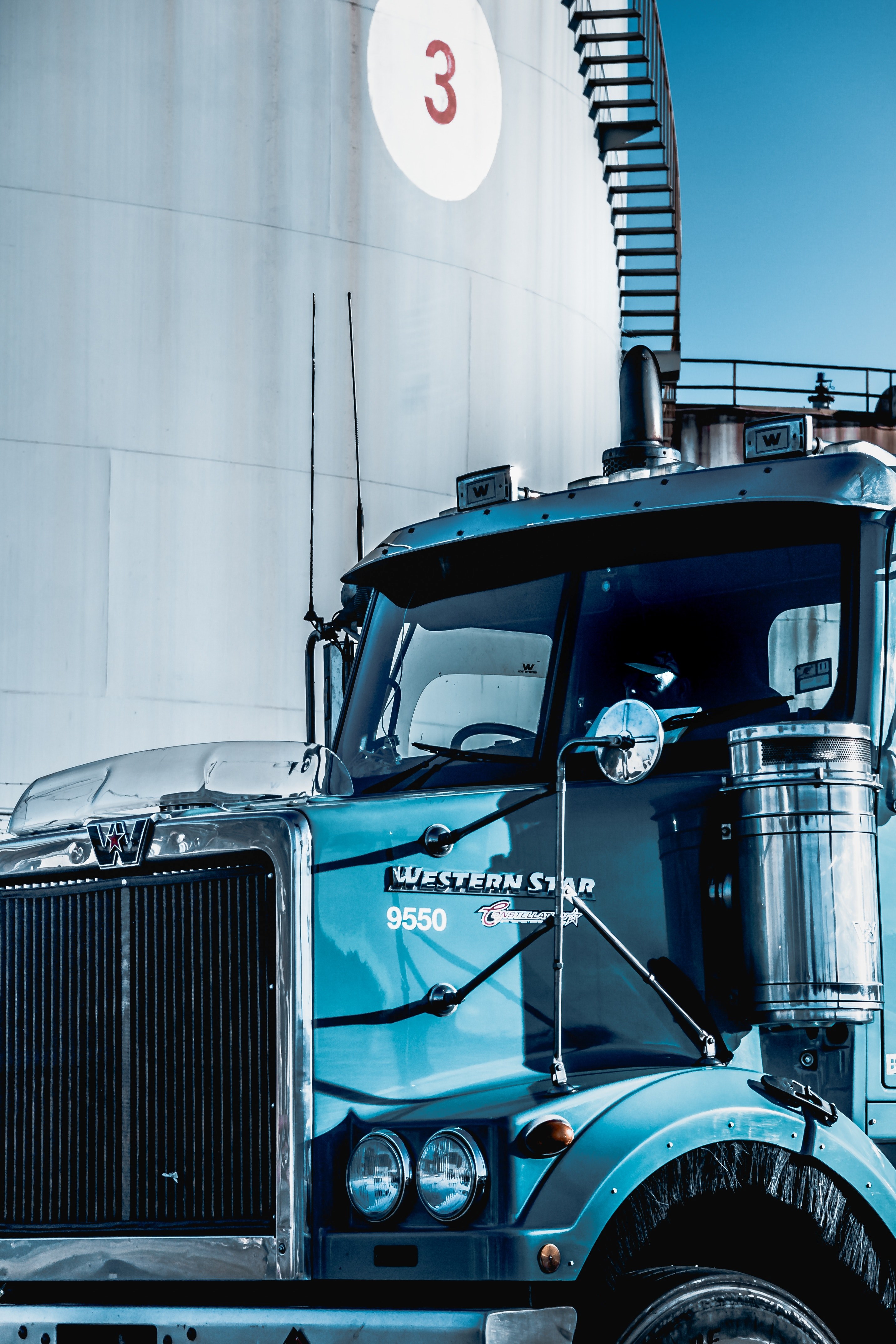 truck western star parked and transport hd, 4k, Phone HD Wallpaper
