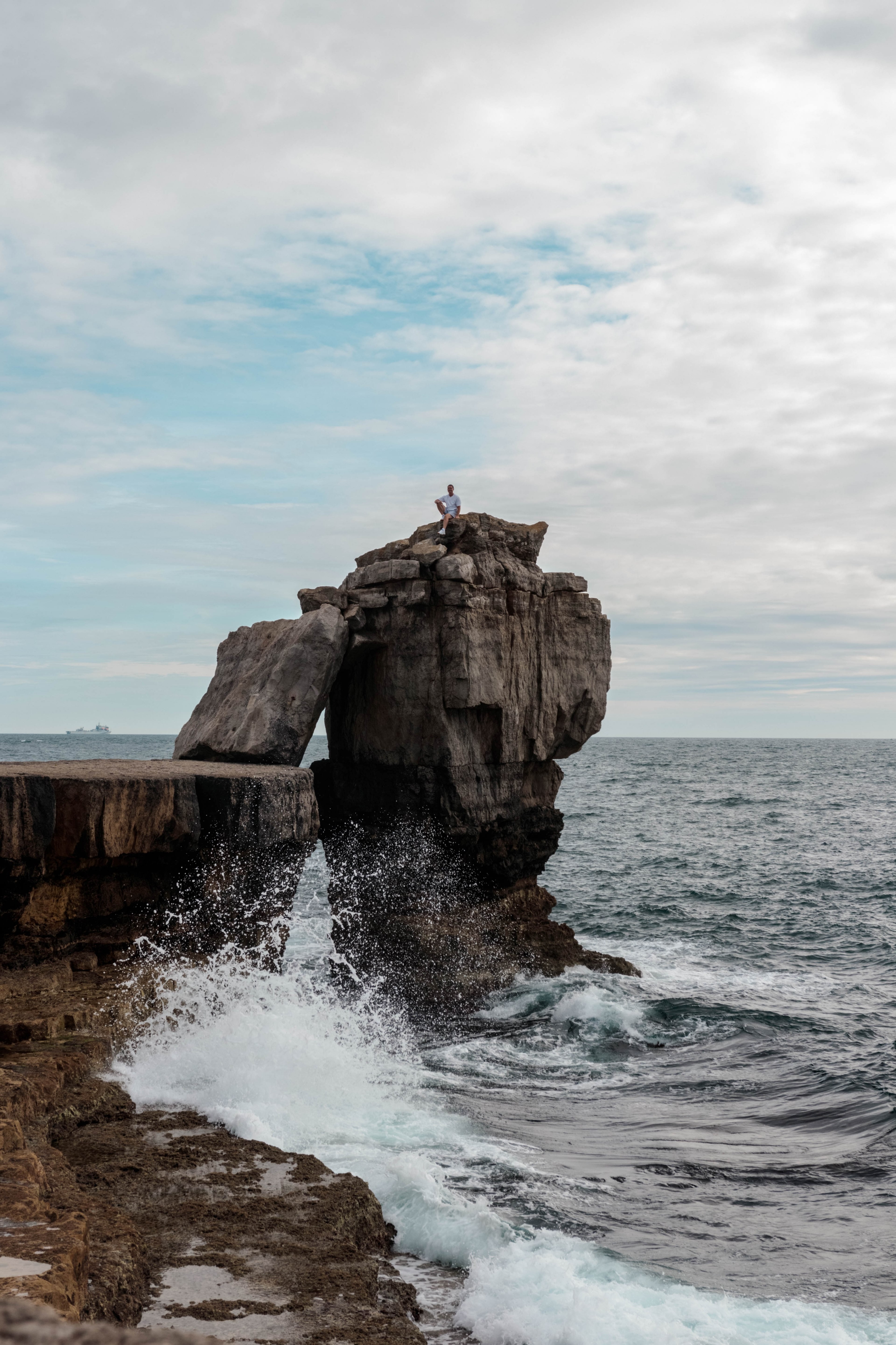 portland bill pulpit rock splash and water hd, 4k, Phone HD Wallpaper