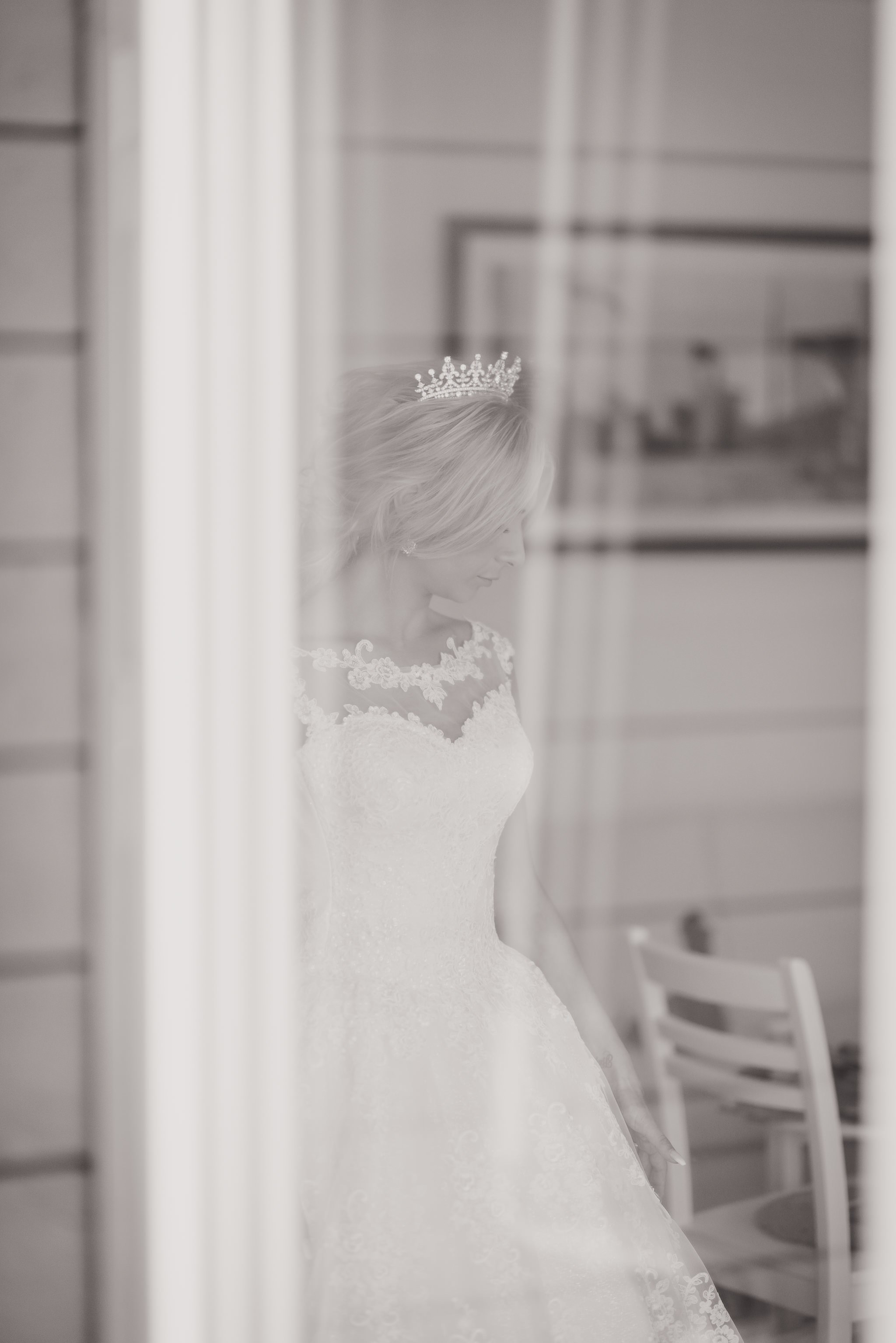 a woman in her wedding dress, _wearing wedding dress 4k, Phone HD Wallpaper