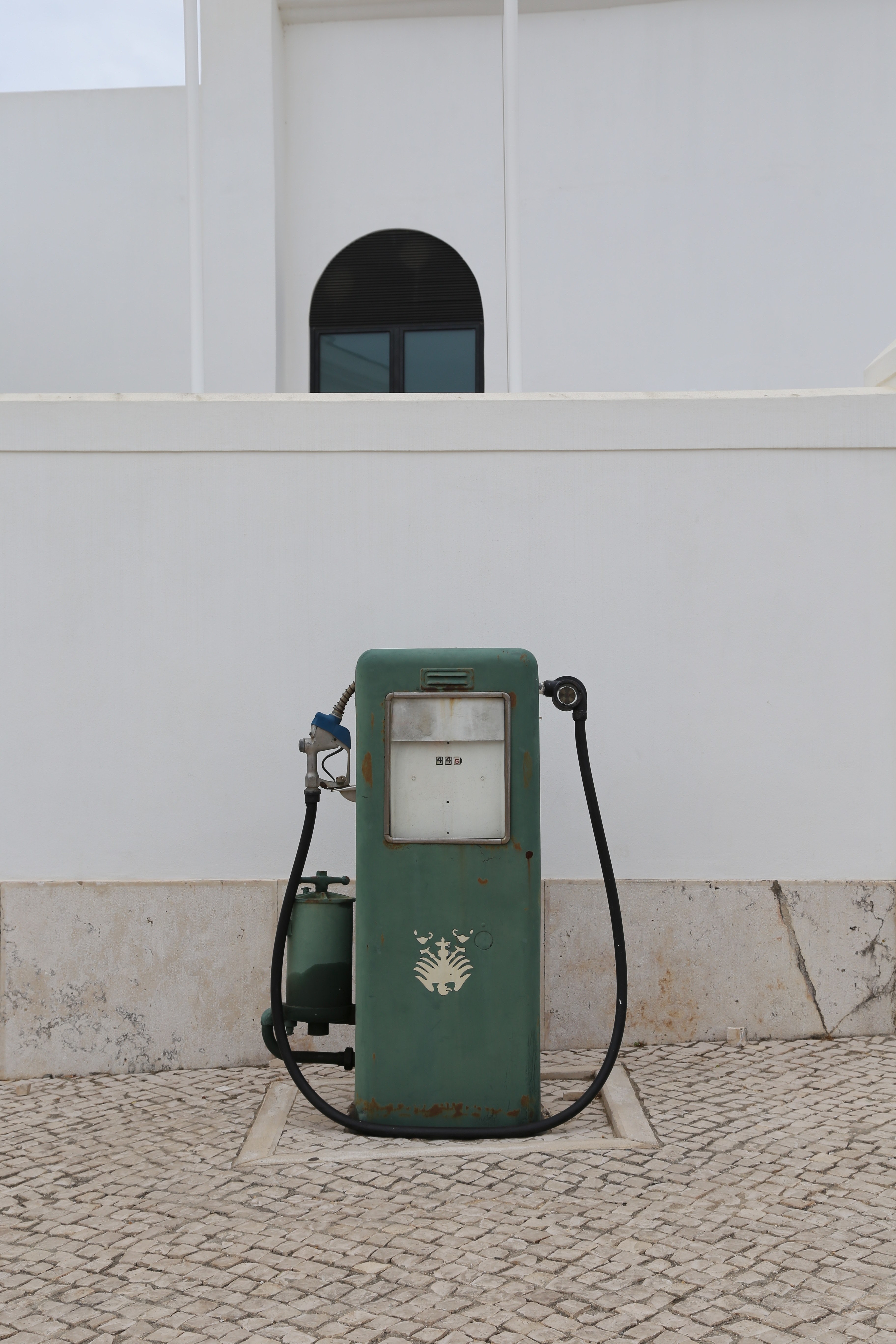 vintage green gas pump 4k, Phone HD Wallpaper