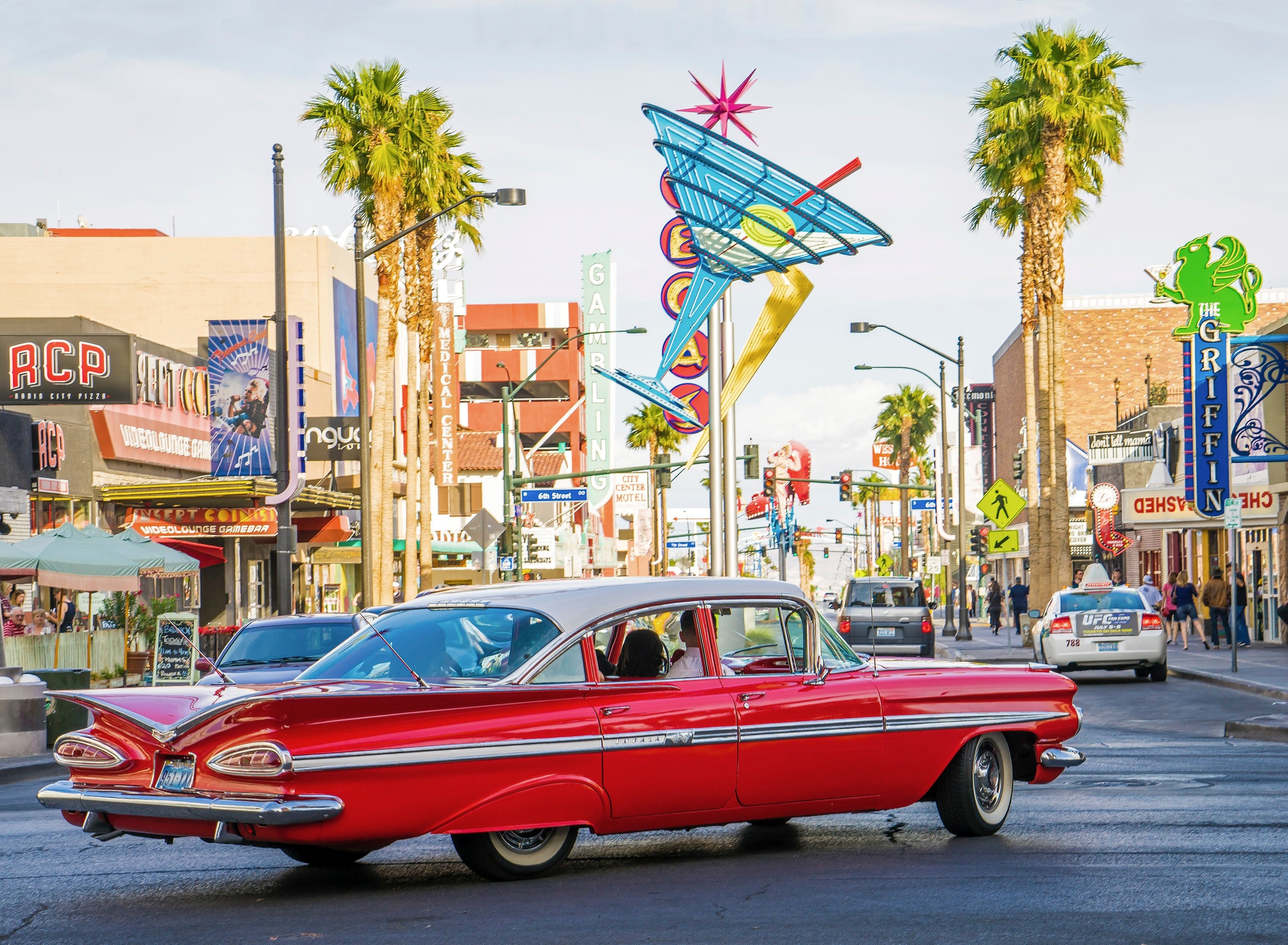 sin city vega road and classic car 4k, HD Wallpaper