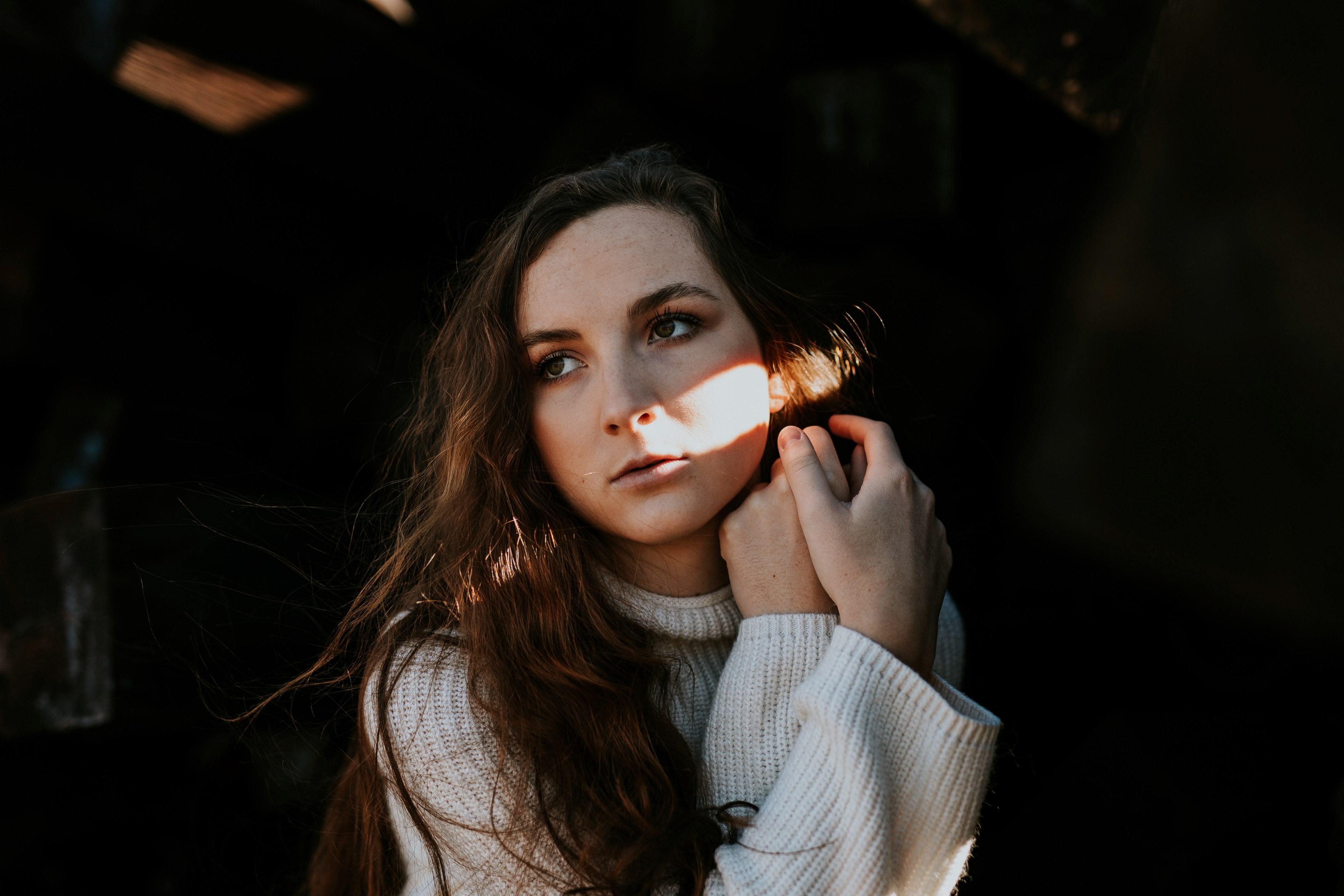 woman female portrait and jumper 4k, HD Wallpaper