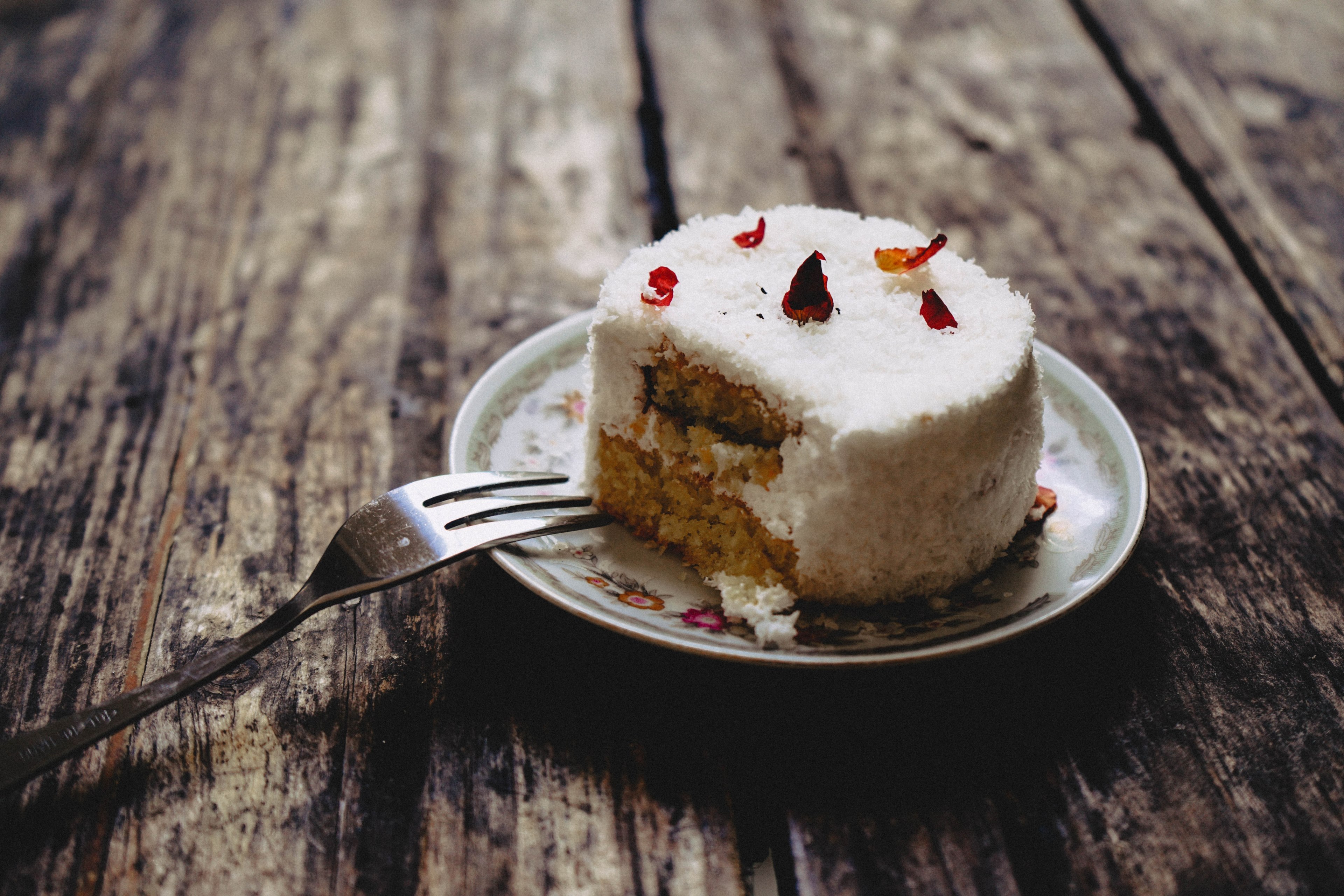 cake dessert fork and saucer 4k, HD Wallpaper