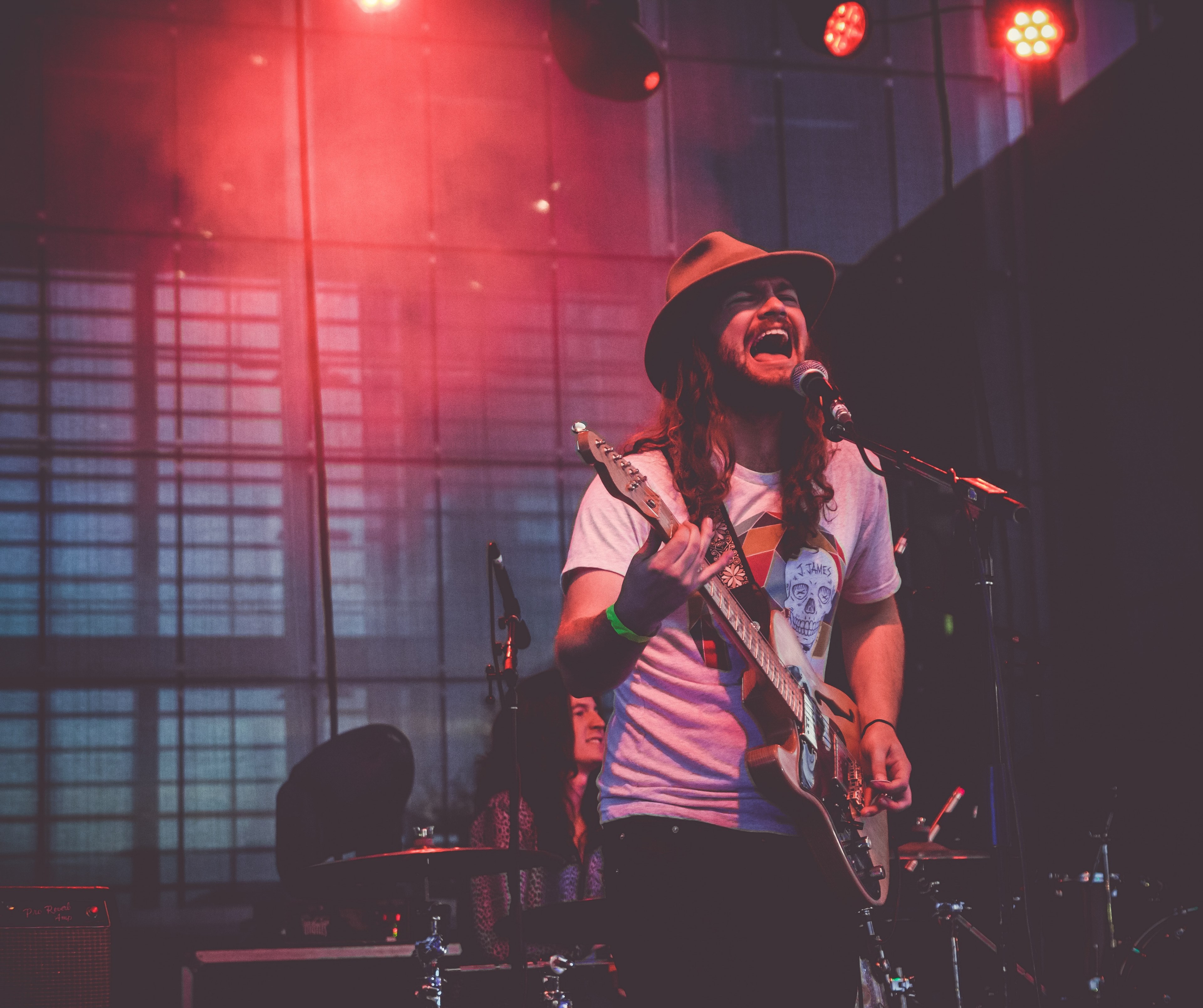 performance musician festival and hat 4k, HD Wallpaper