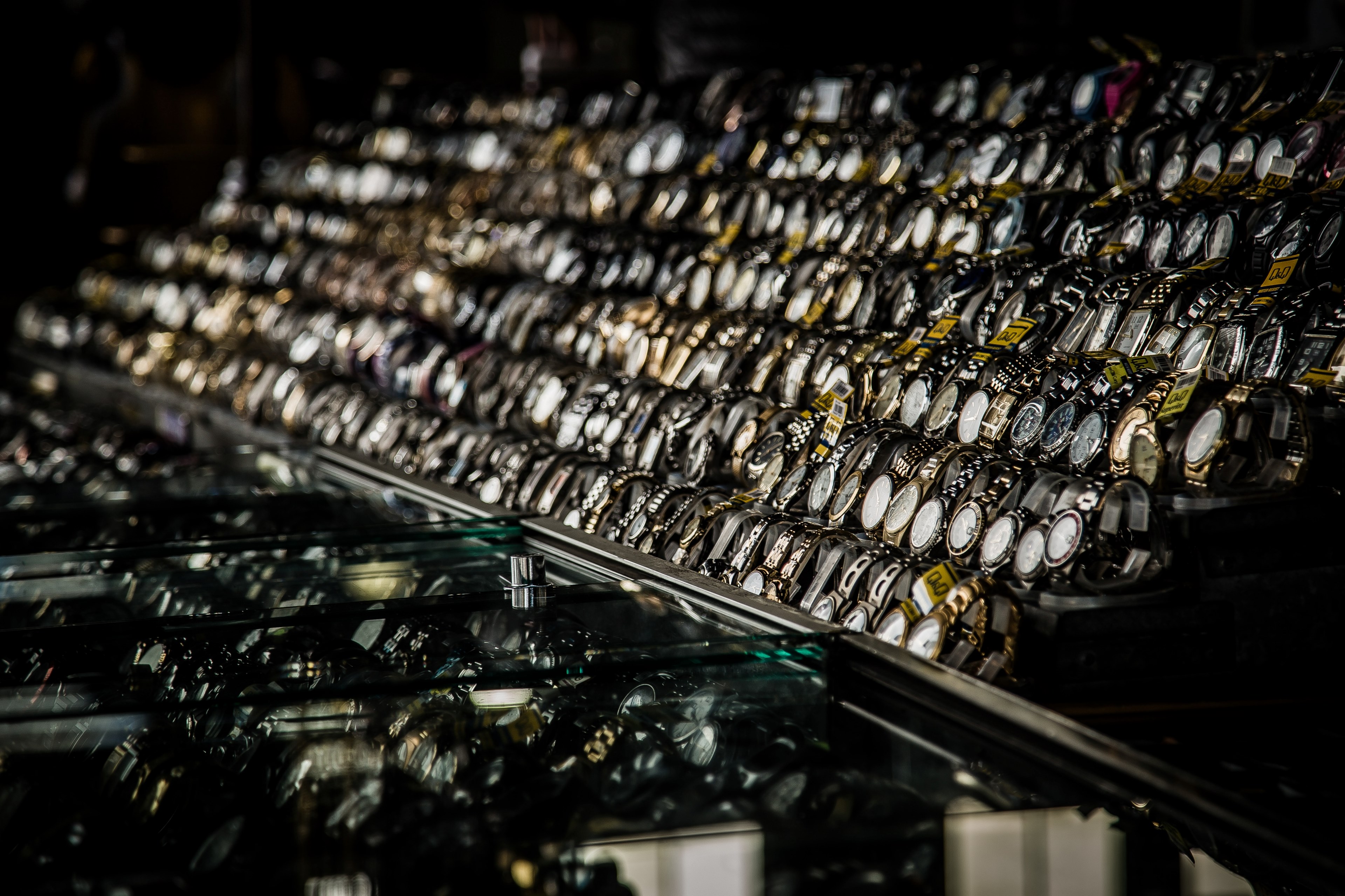 watch stall urban folk and cityscape 4k, HD Wallpaper