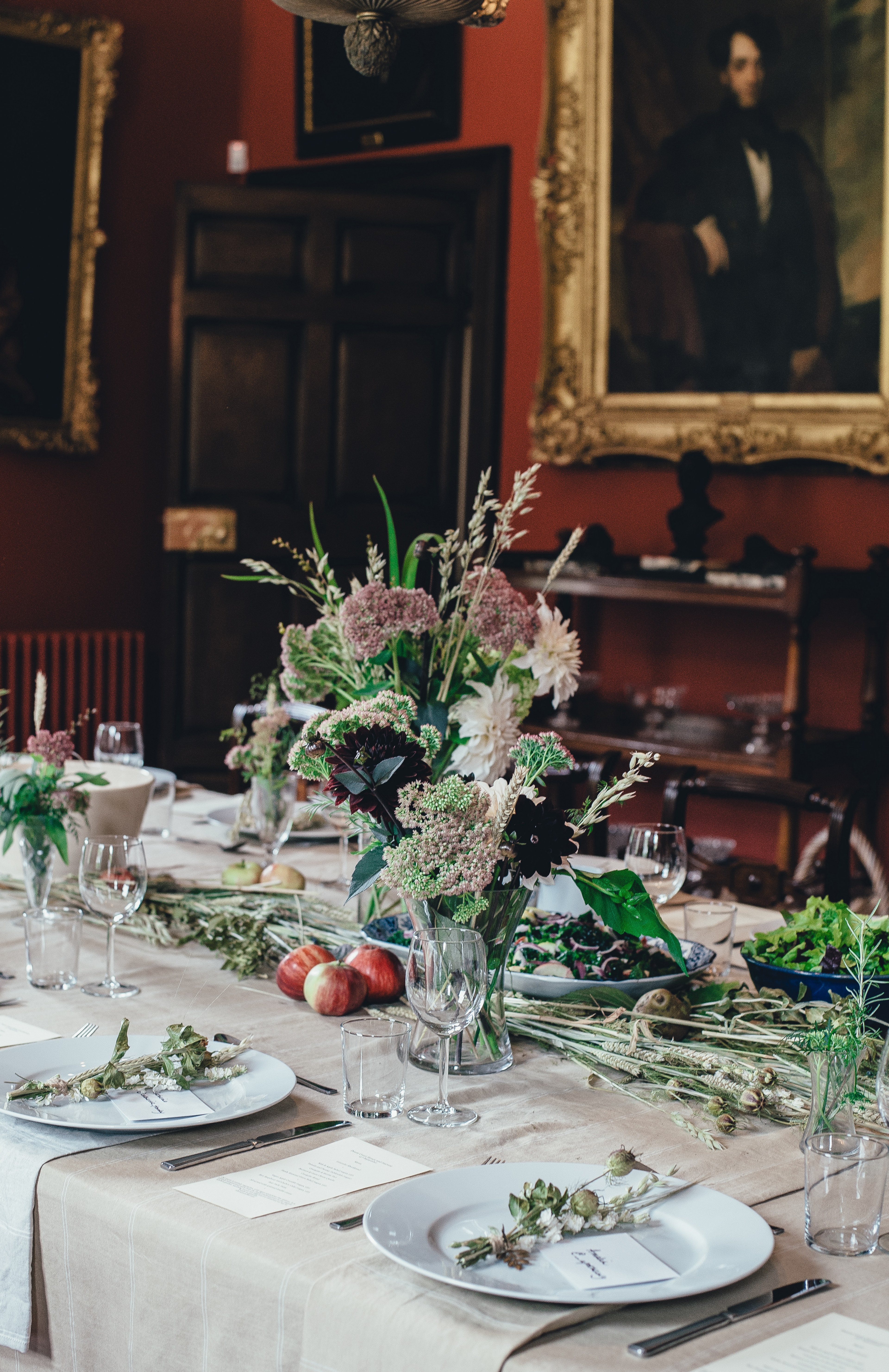 table setting table dinner and center piece hd, 4k, Phone HD Wallpaper
