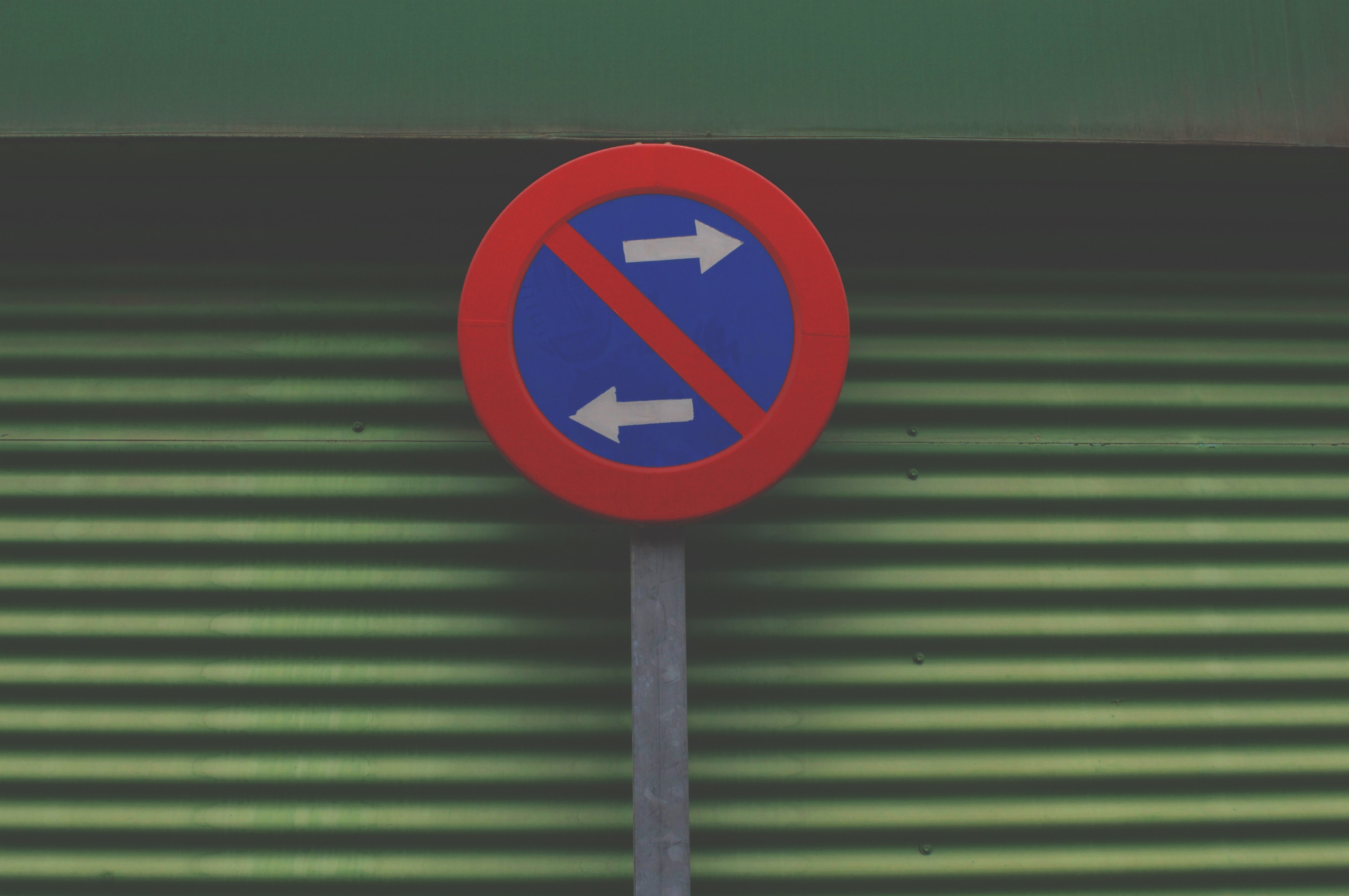 red blue traffic sign with two arrows in either direction and red line through the middle, red blue traffic sign 4k, HD Wallpaper