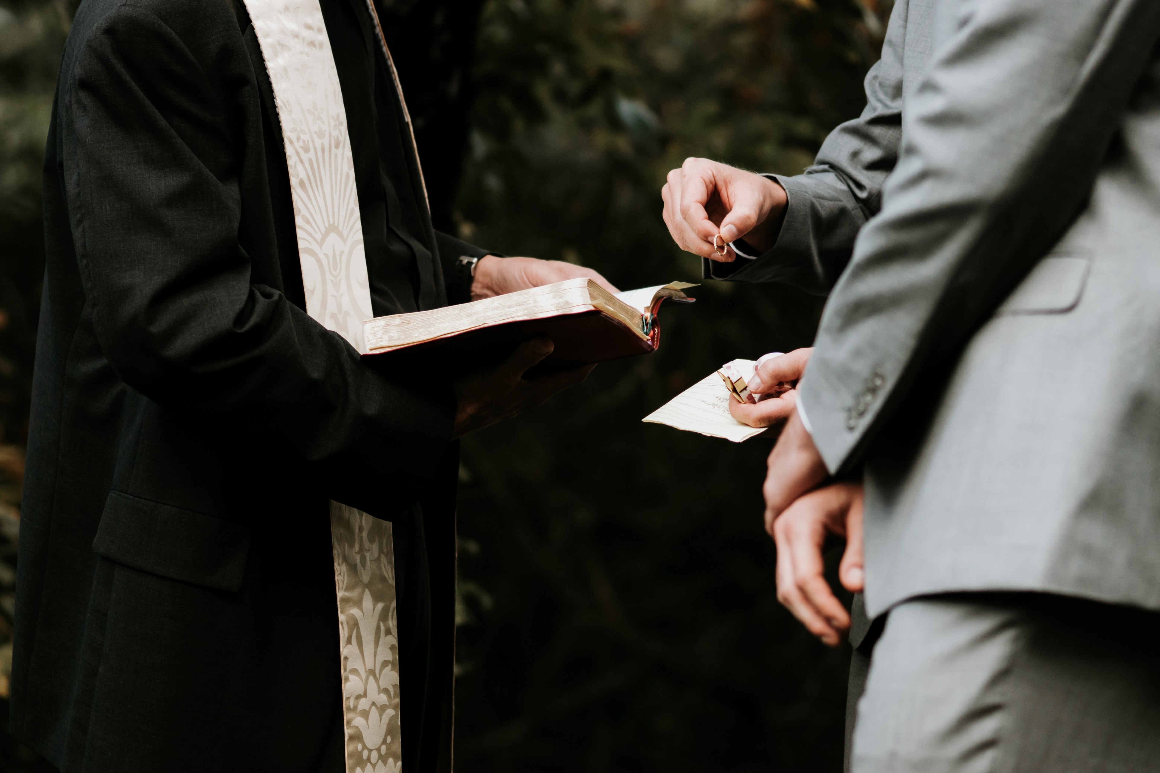 wedding marriage ring and bible 4k, HD Wallpaper
