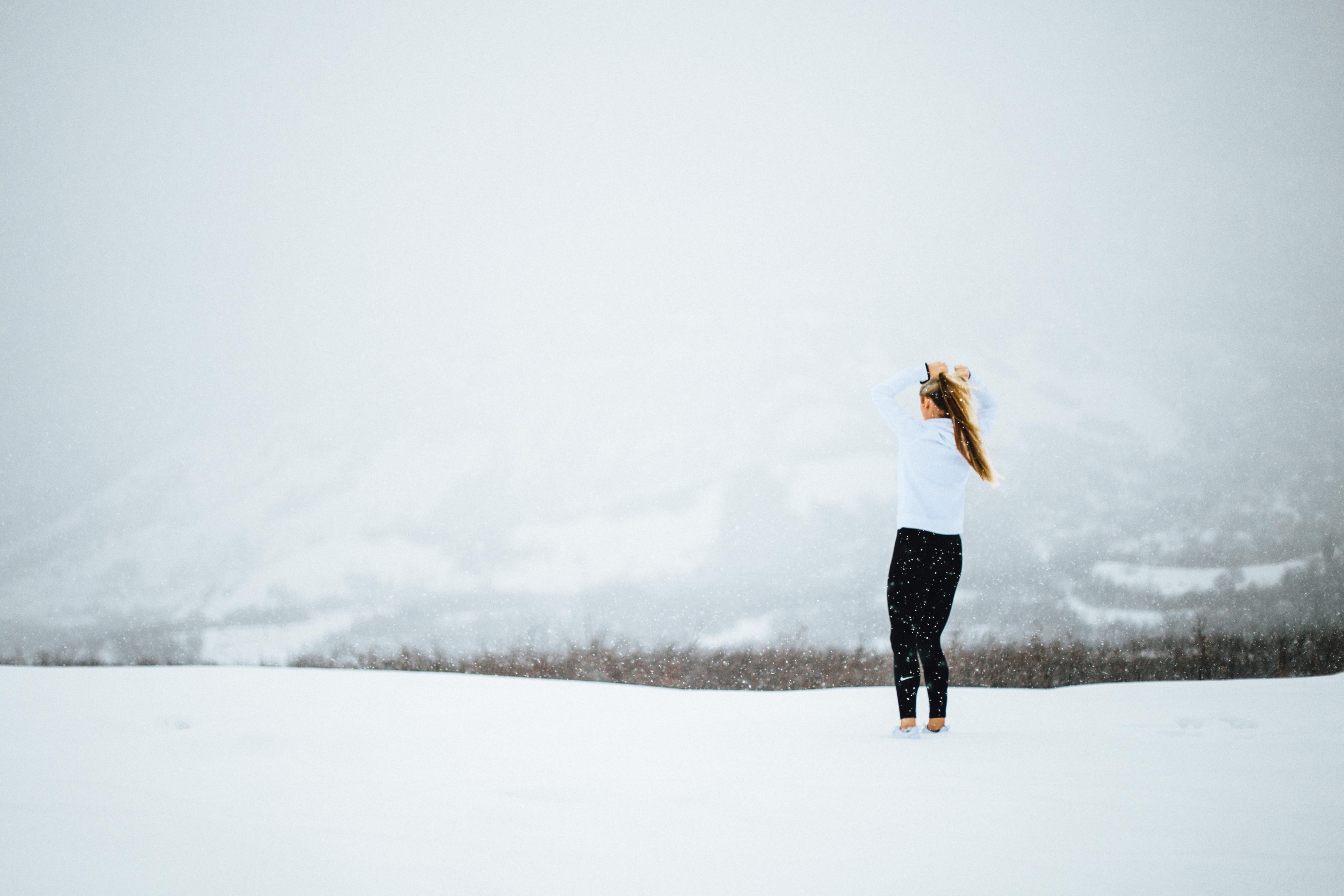 a female blonde staring down at provo utah, female in provo 4k, HD Wallpaper
