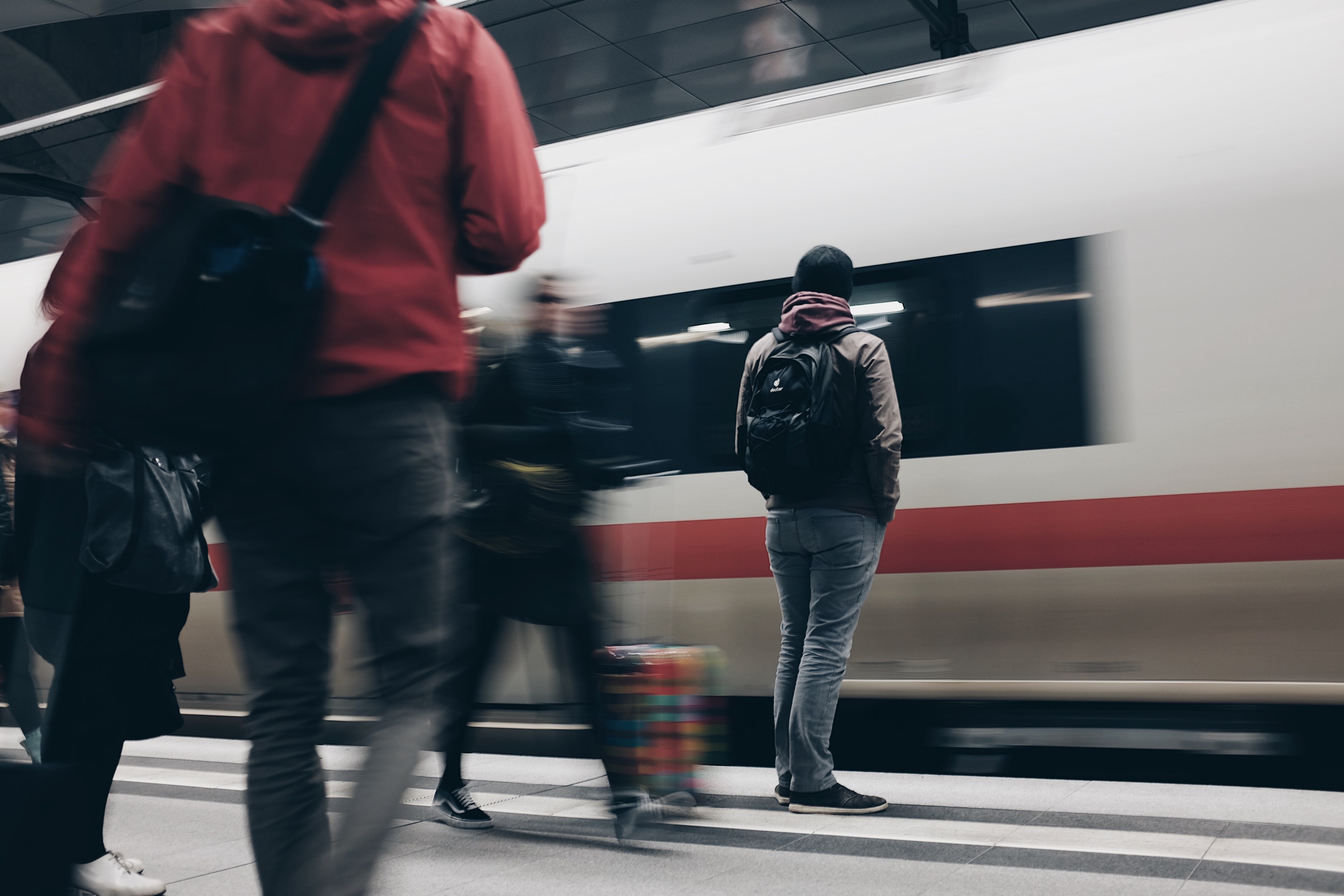 your train is arriving 4k, HD Wallpaper