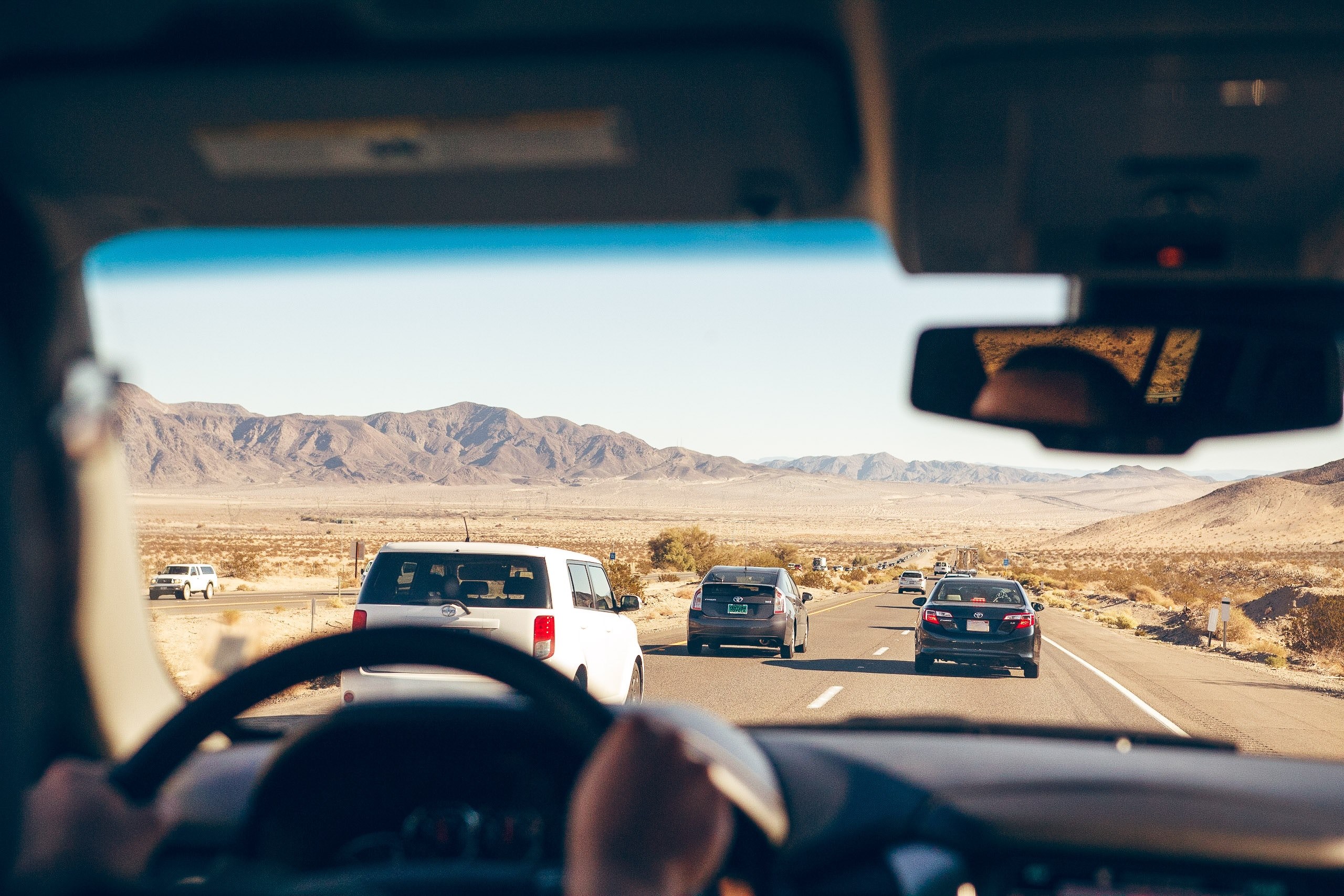 roadtrip highway traffic and in traffic 4k, HD Wallpaper