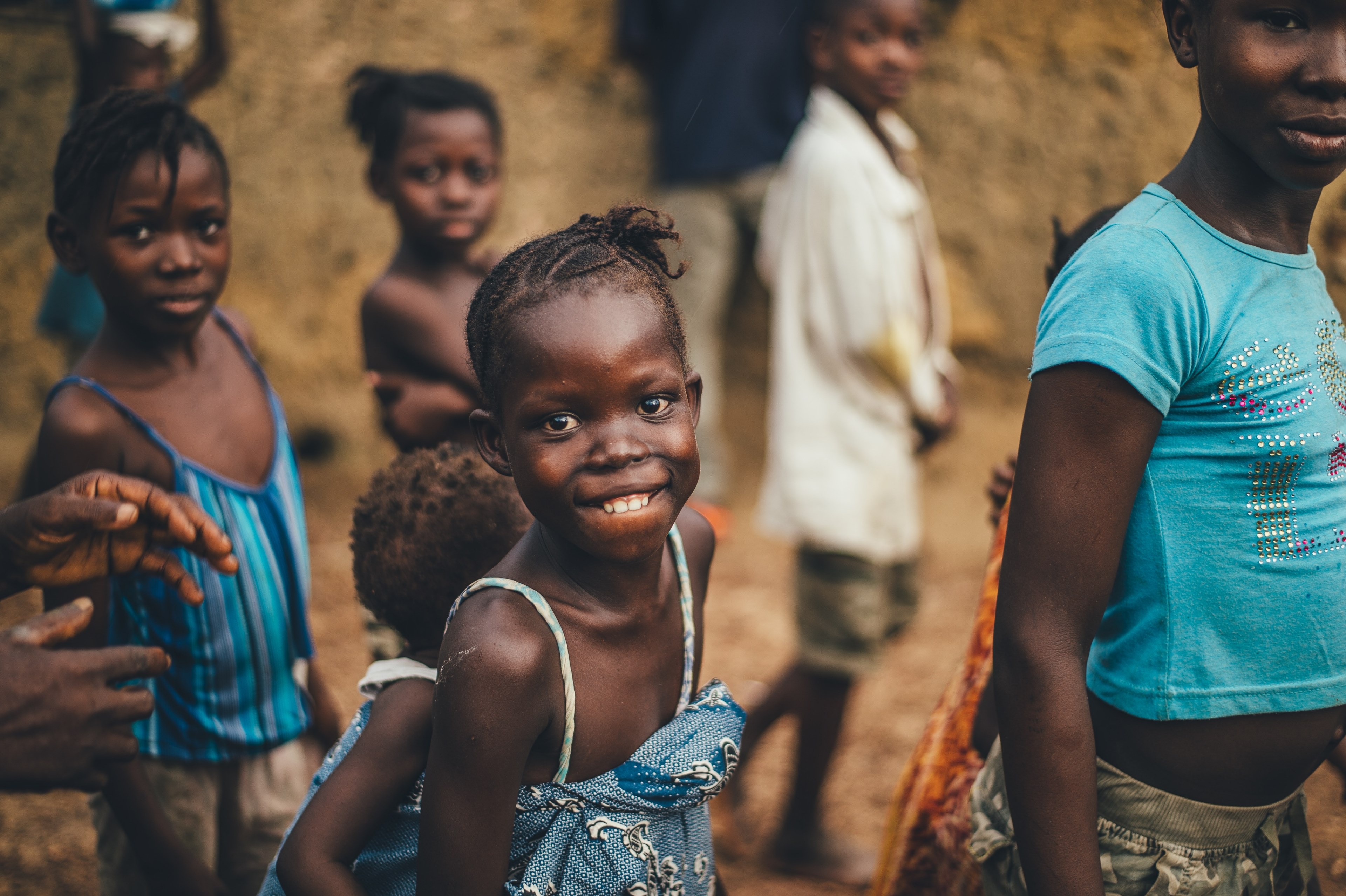 children in village sierra leone 4k, HD Wallpaper