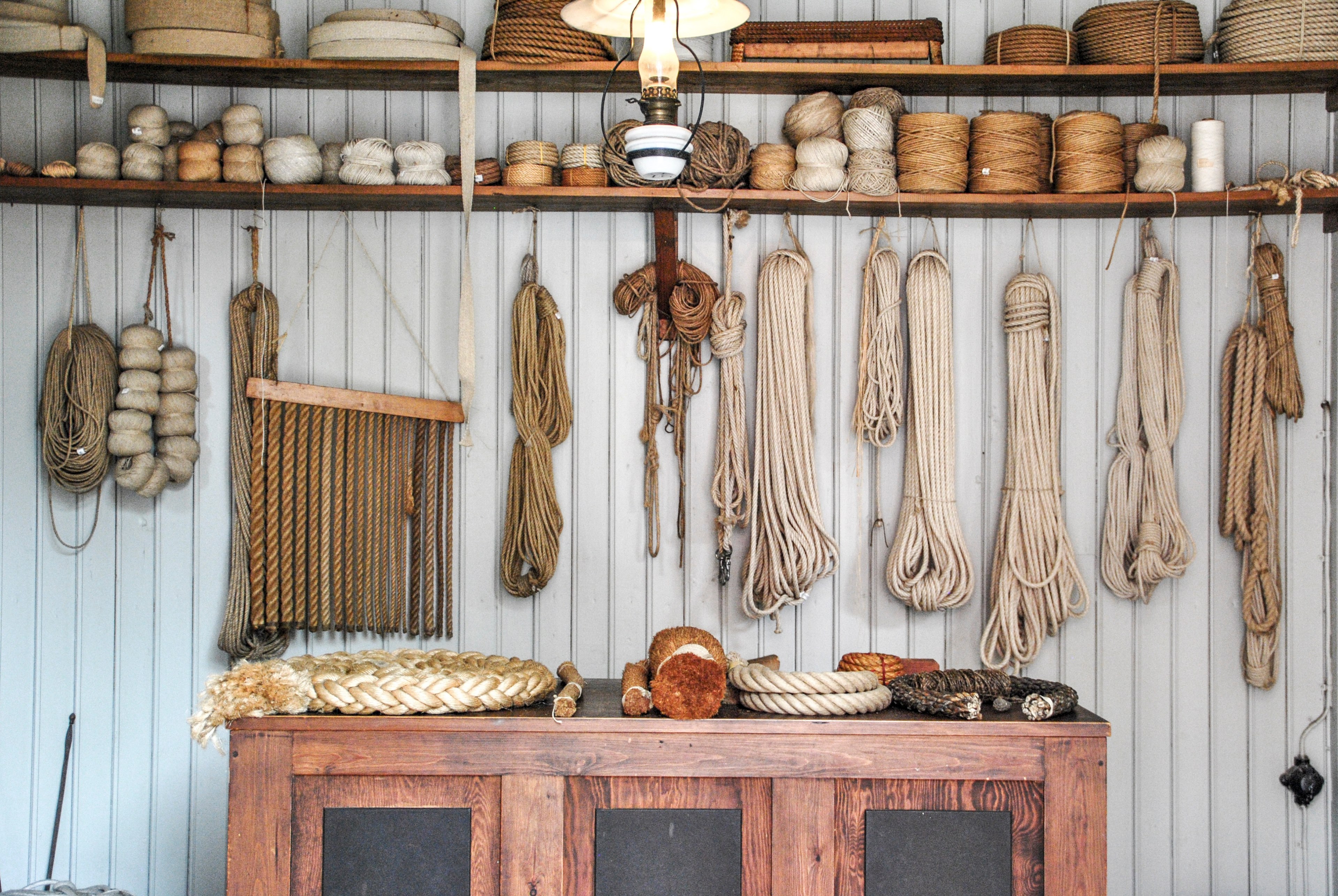 rope display rope display and museum display 4k, HD Wallpaper