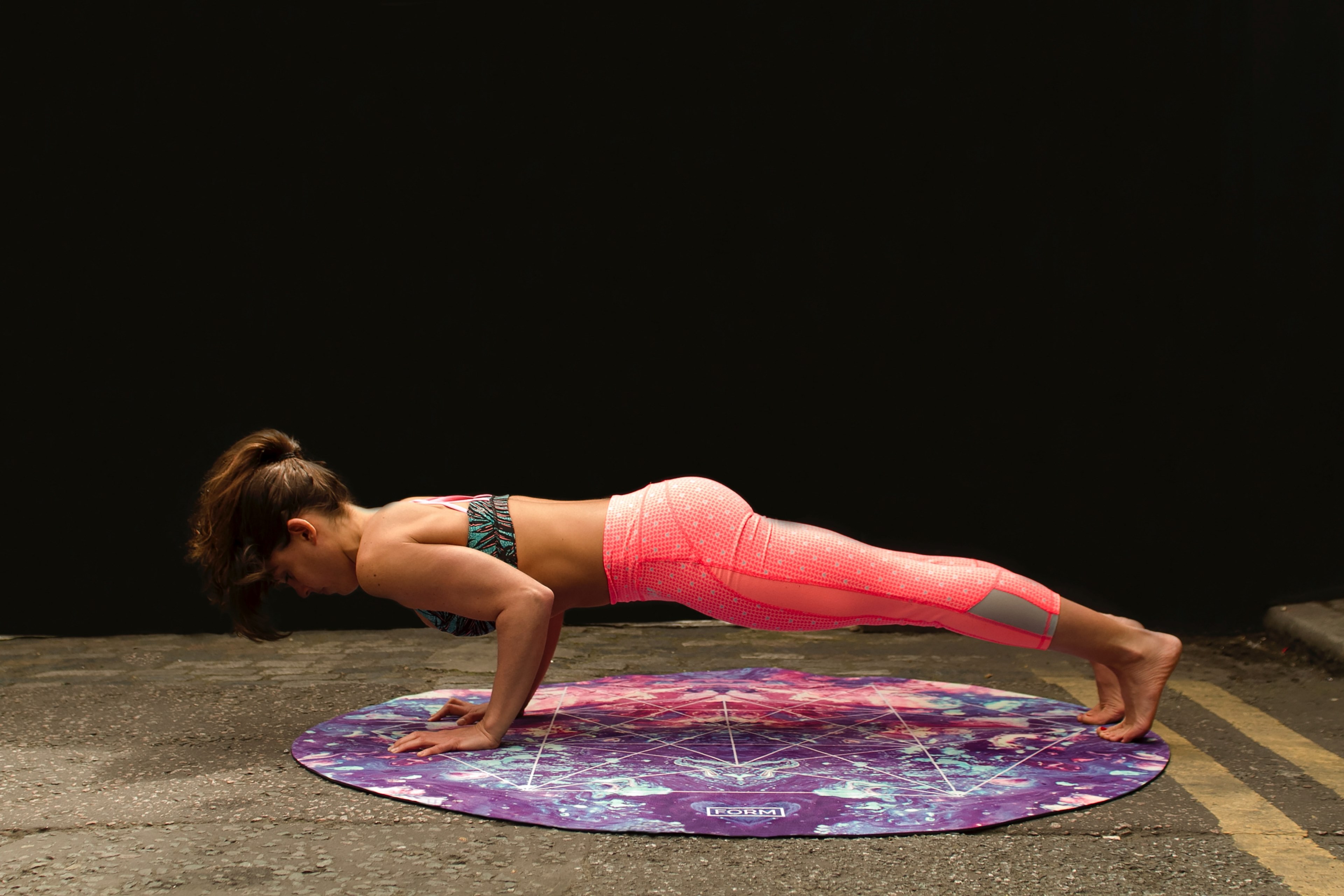 plank on radiance form yoga mat 4k, HD Wallpaper