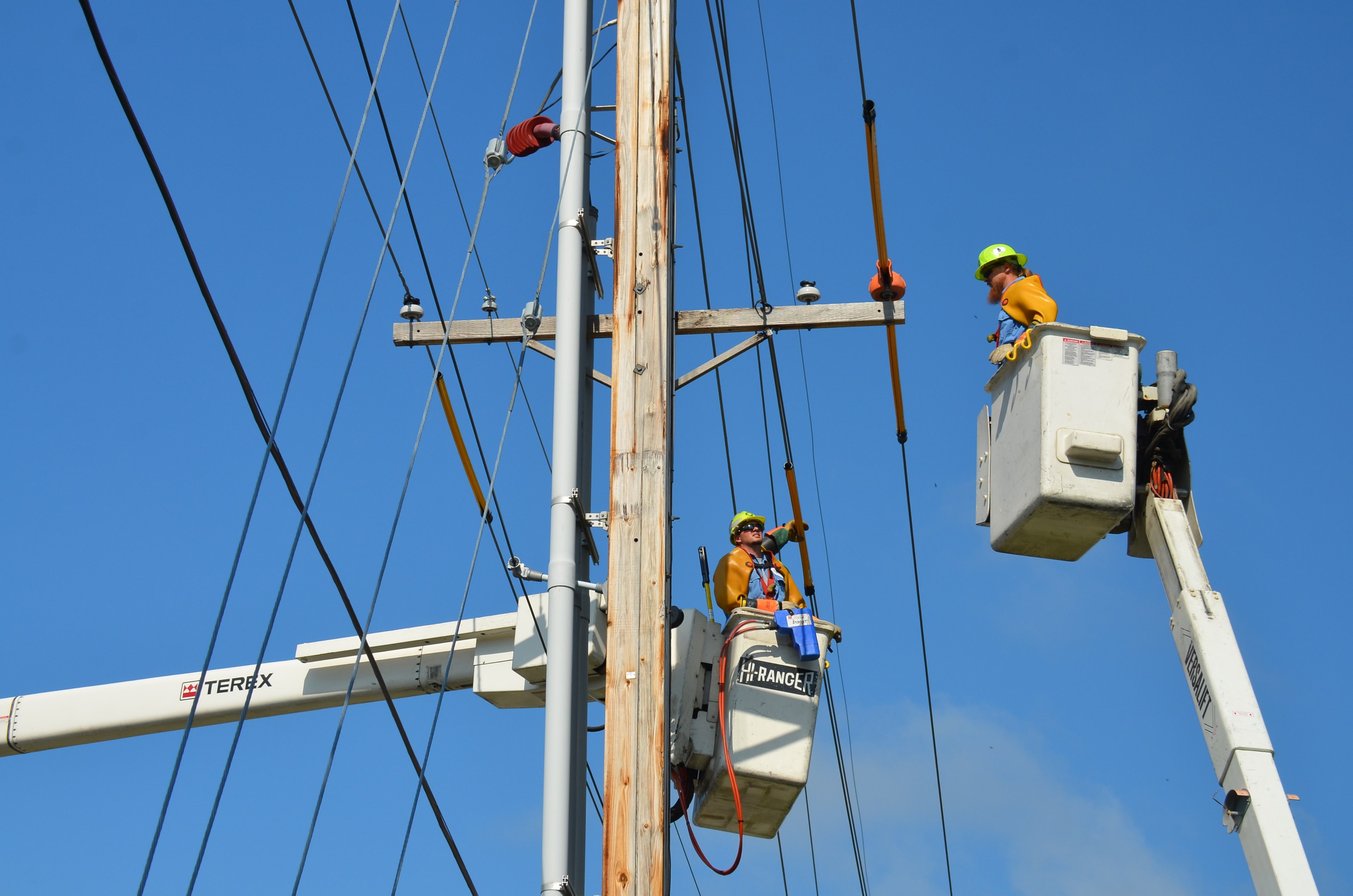electricity man male and worker 4k, HD Wallpaper