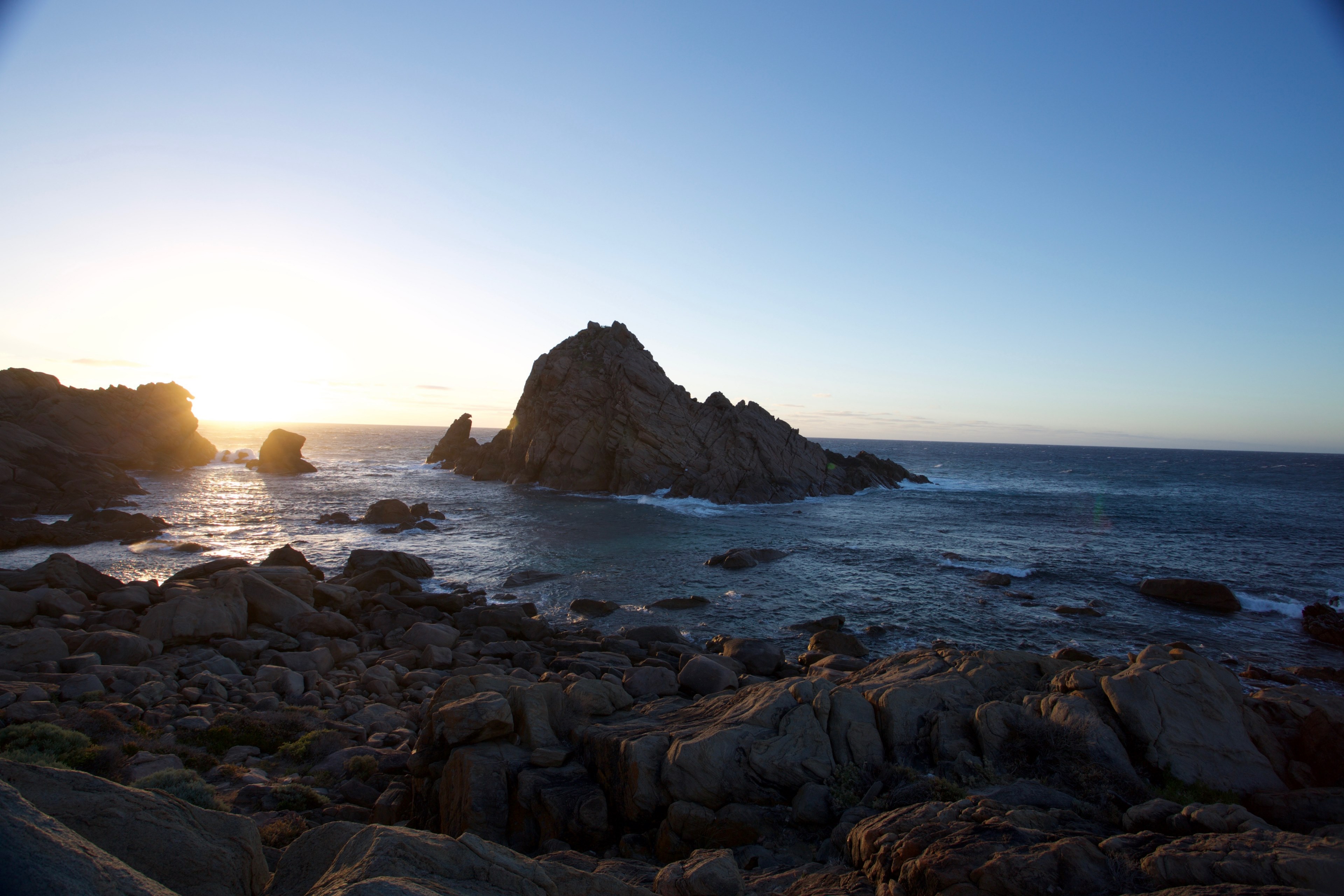 ocean rock formations by the rocky coast in dunsborough at sunset, rocky coast 4k, HD Wallpaper