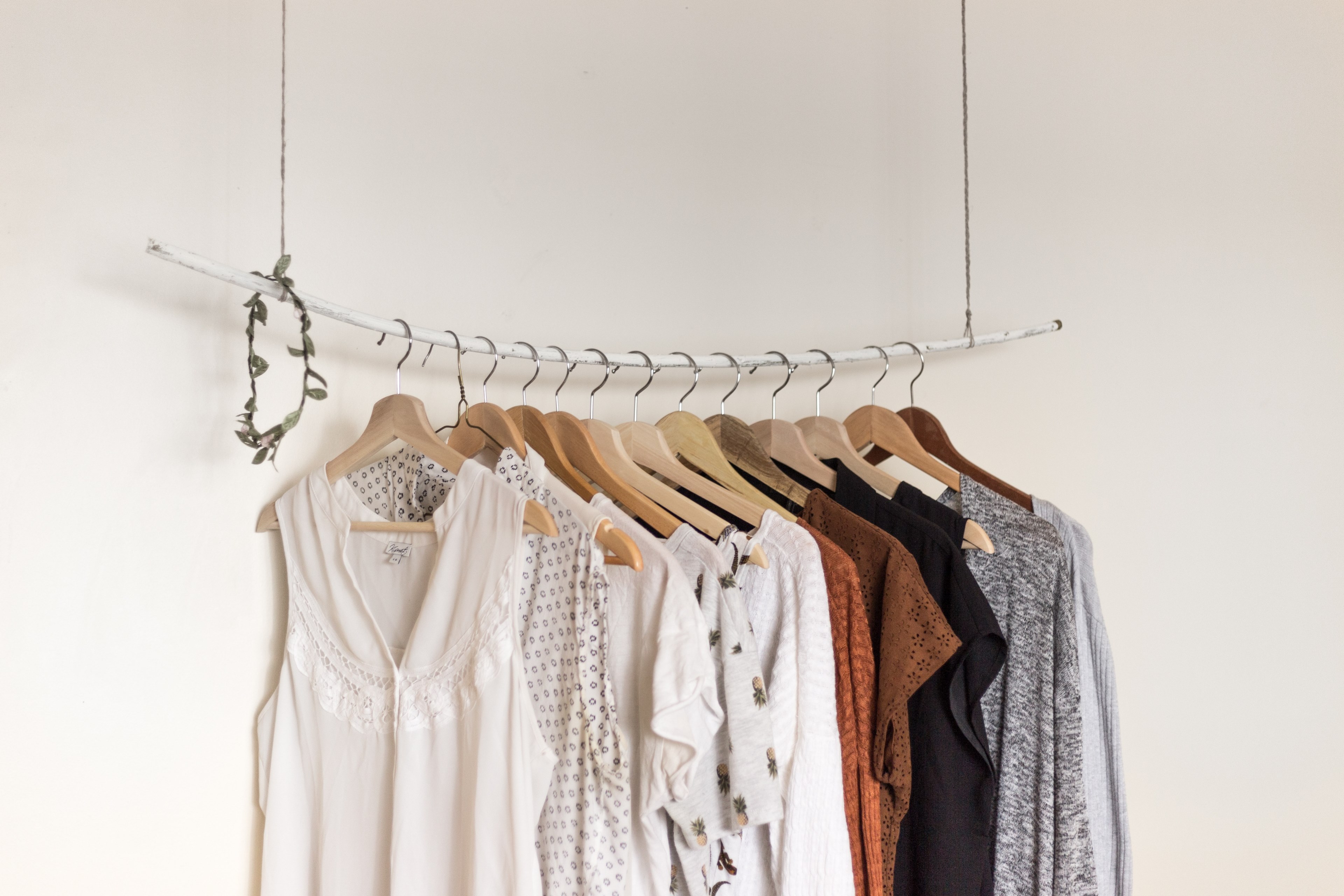 shirt hanger hanging and clothing 4k, HD Wallpaper