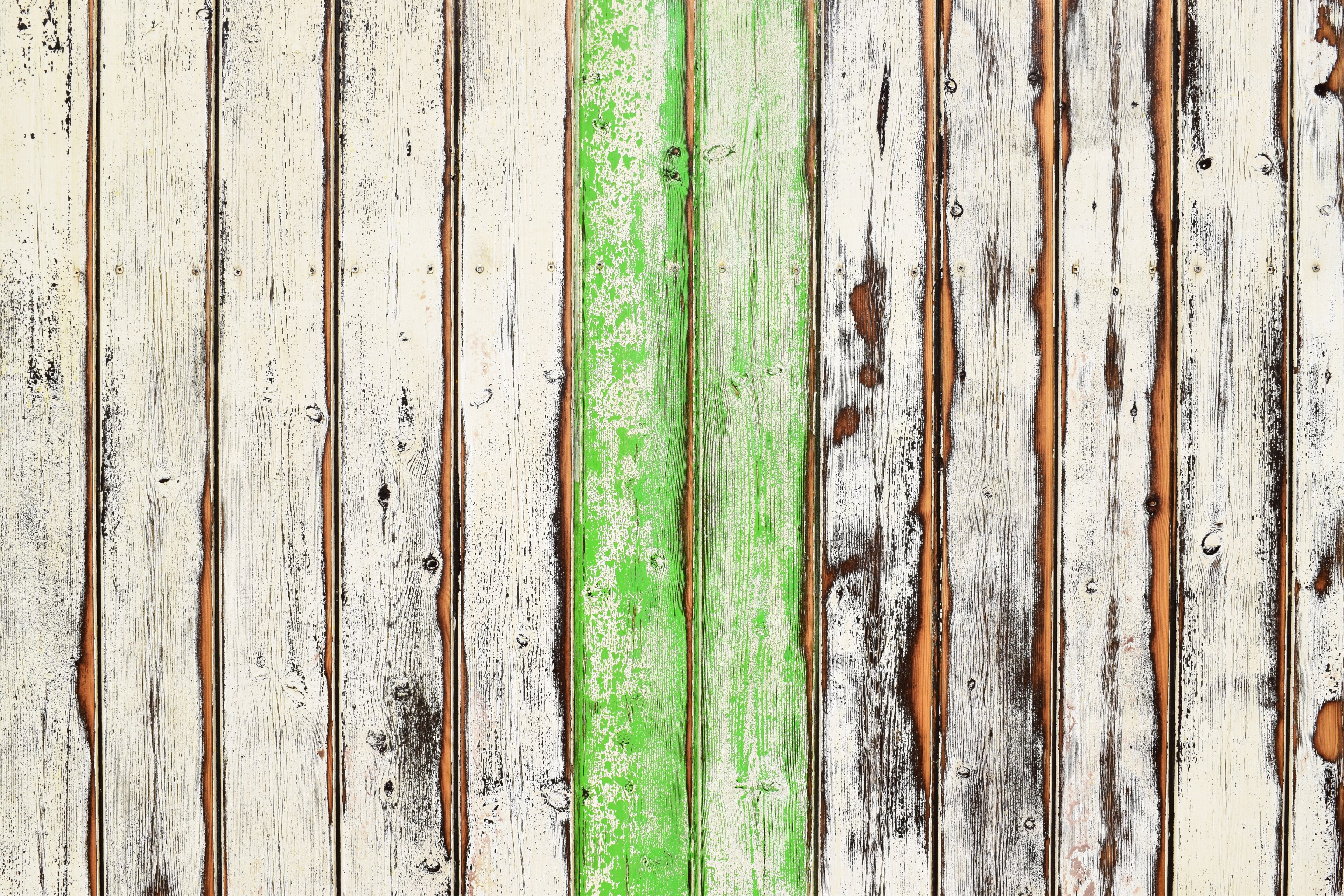a worn out wooden deck with two green slats in the middle, partially green wooden deck 4k, HD Wallpaper