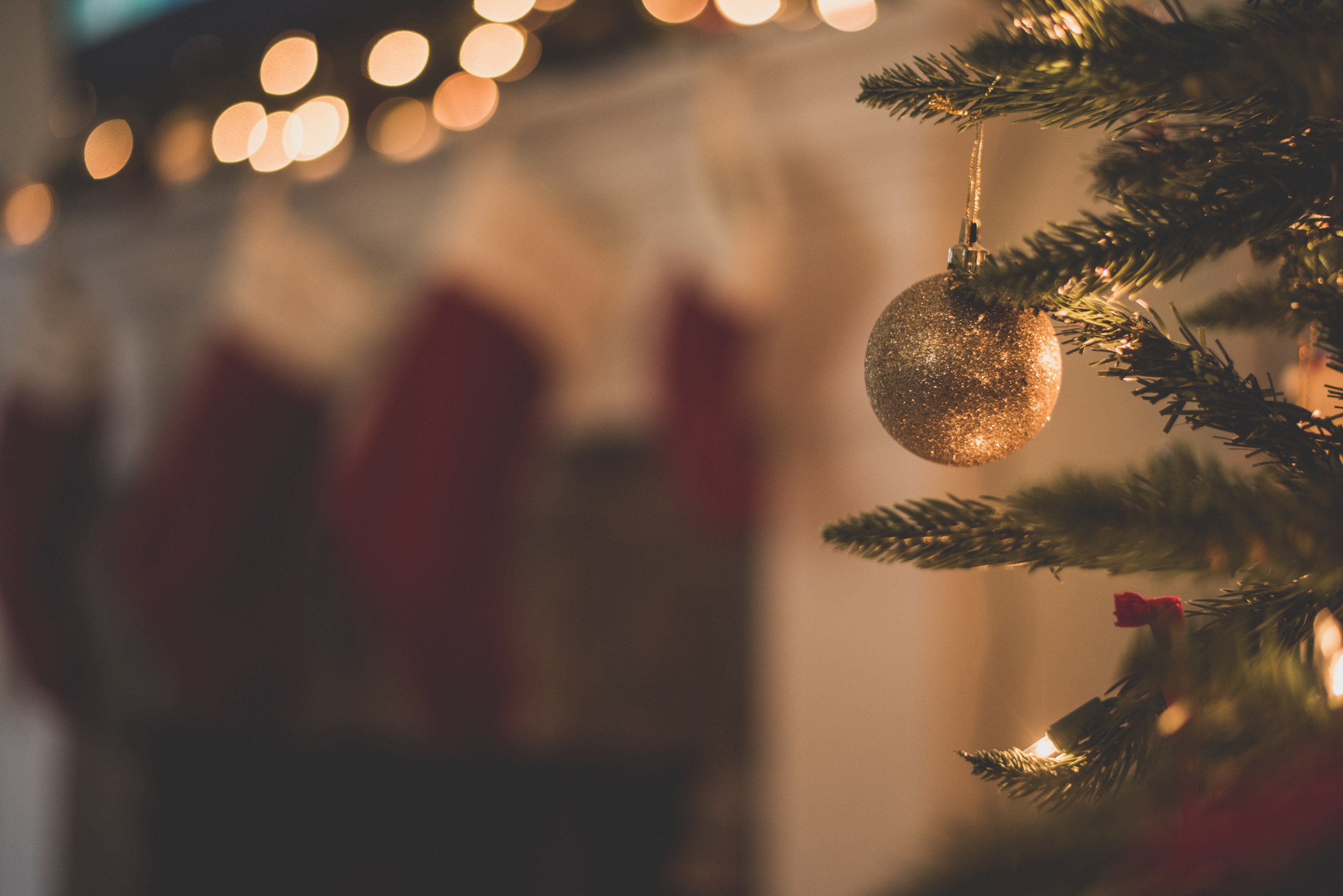 christmas festive bauble and tree 4k, HD Wallpaper
