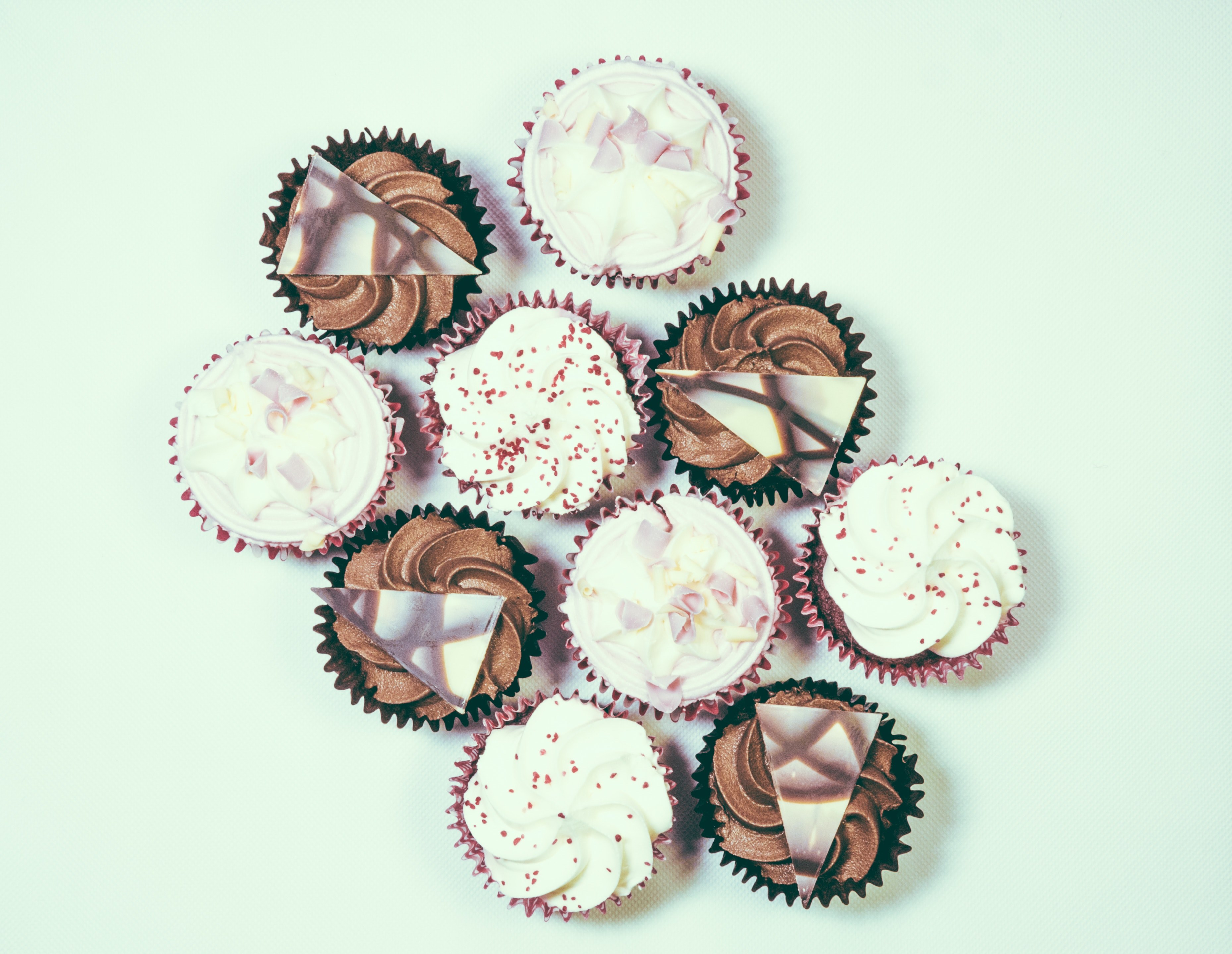 dessert cupcake cake and chocolate 4k, HD Wallpaper