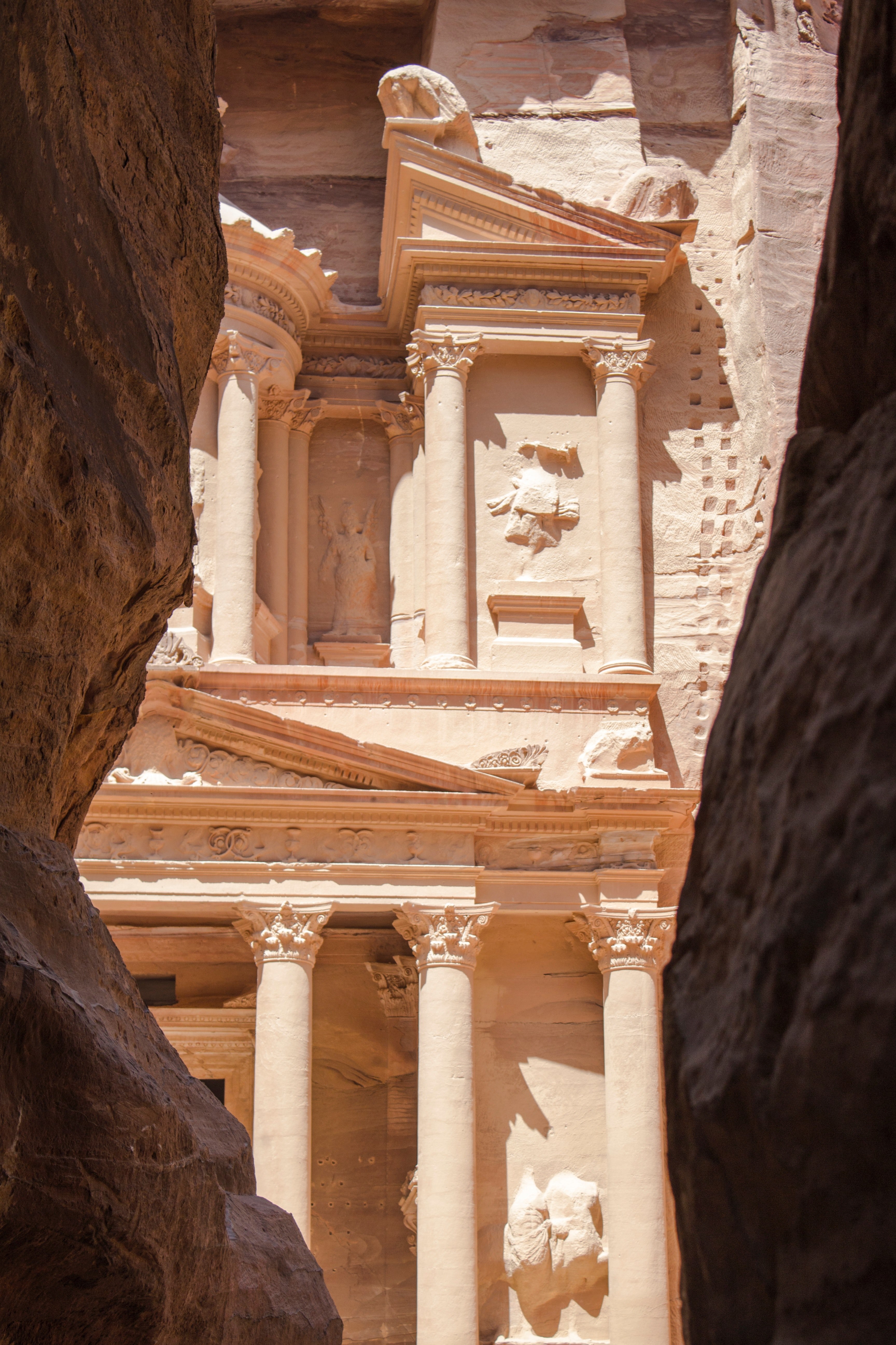 petra through the rocks 4k, Phone HD Wallpaper