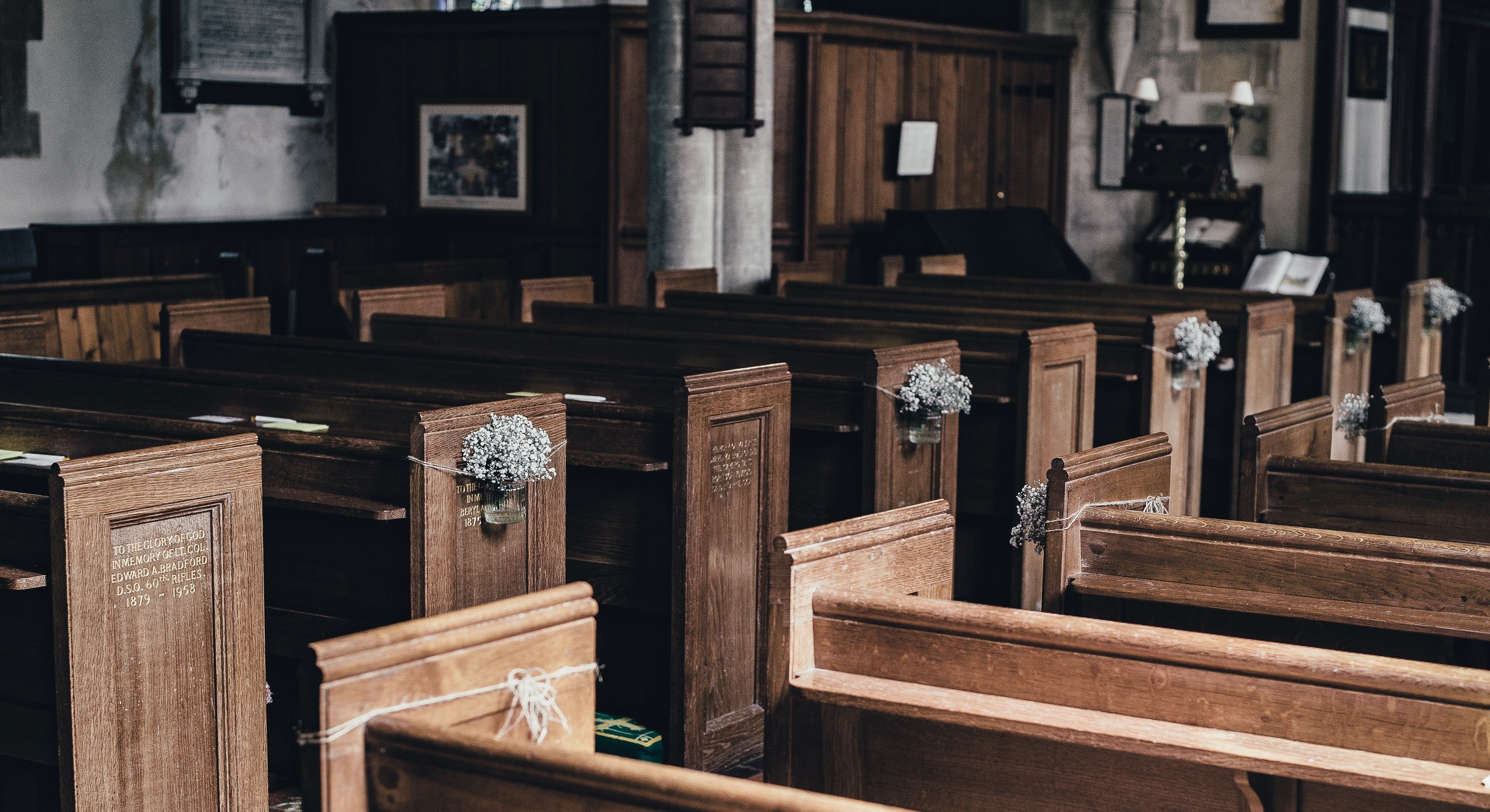 church prayer bench and cathedral 4k, HD Wallpaper