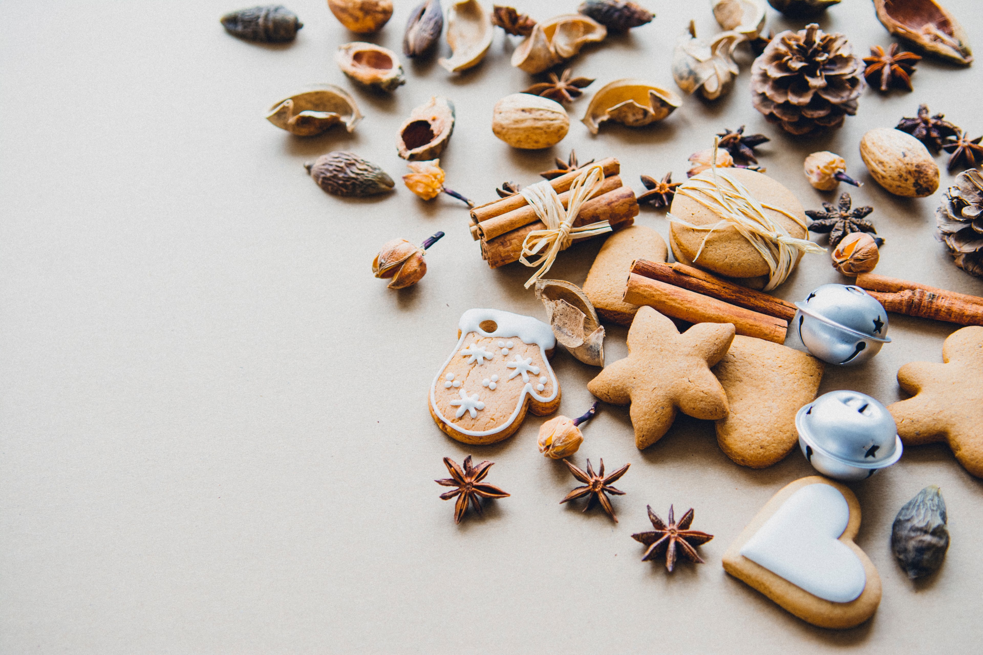 christmas festive cookie and biscuit 4k, HD Wallpaper