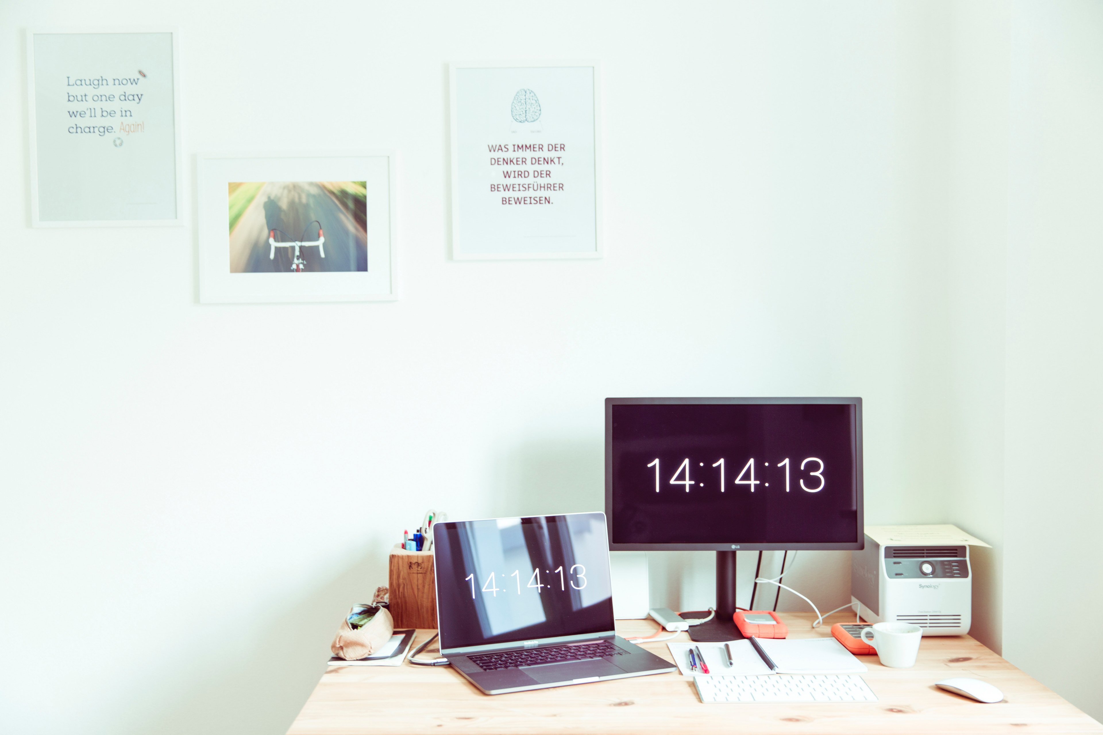 screensaver mac book laptop and freelancer 4k, HD Wallpaper