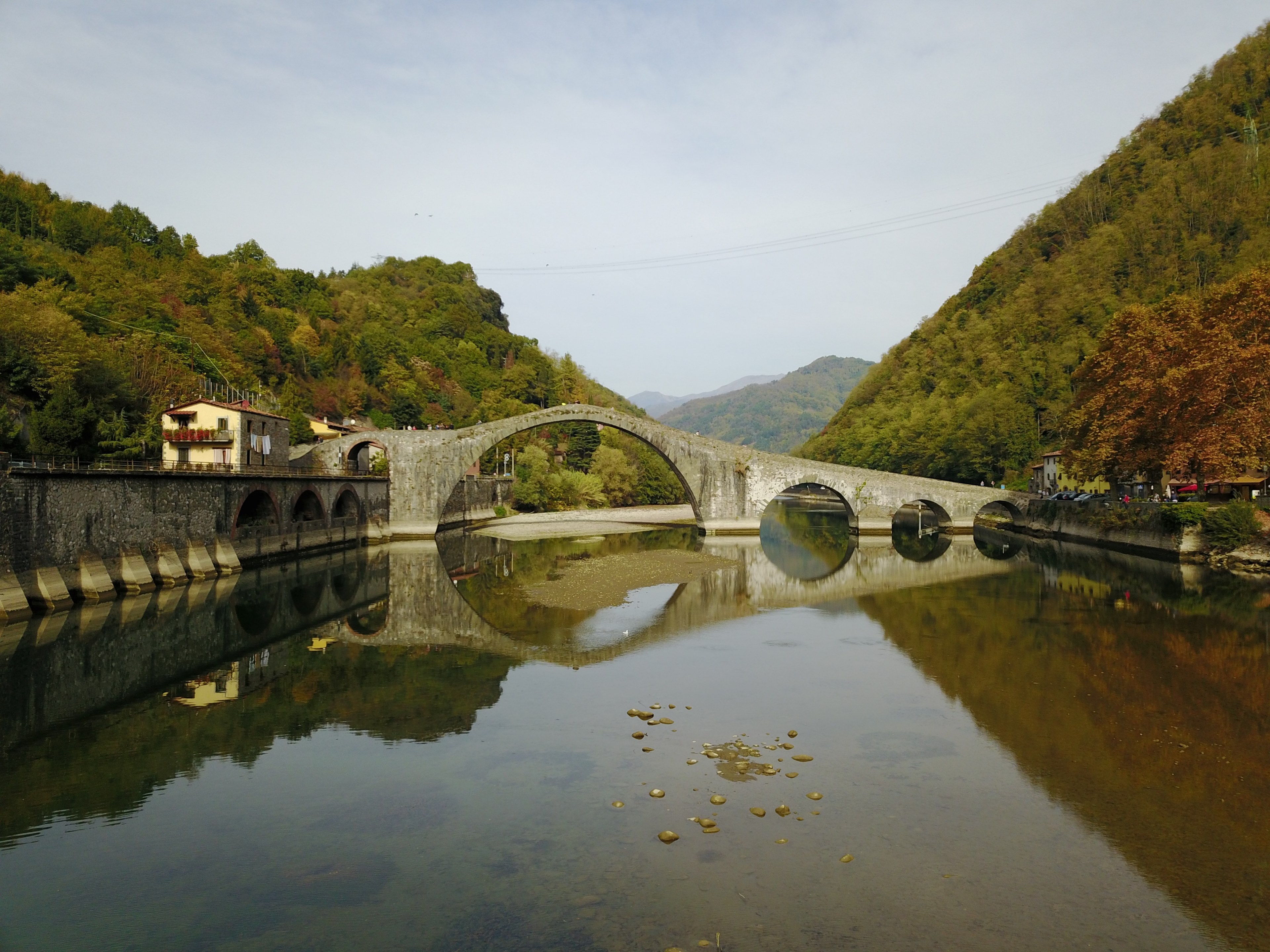 devils bridge in borgo a mozzano 4k, HD Wallpaper