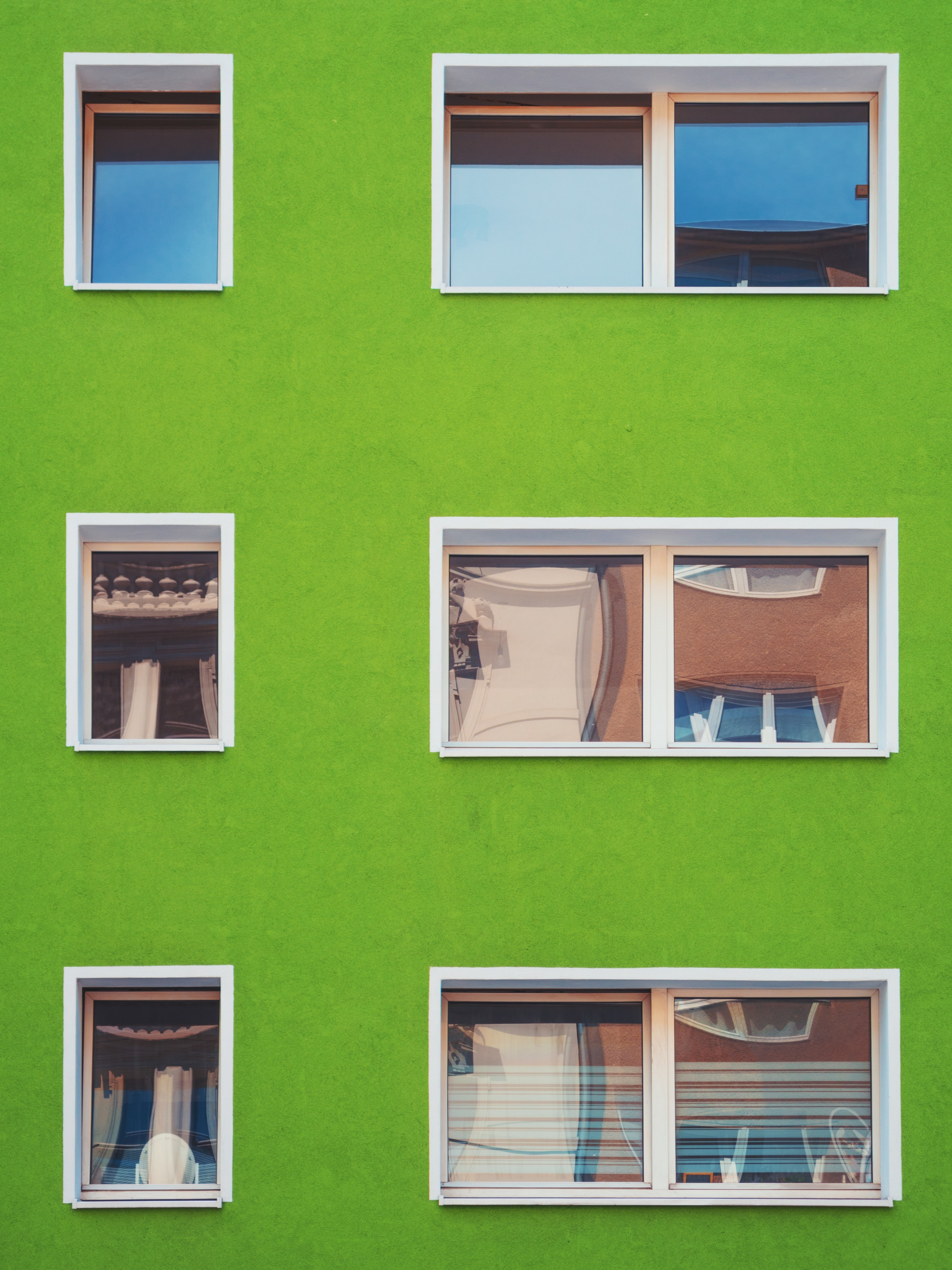 small windows in a green wall of a residential building in cologne, windows in a bright green wall 4k, Phone HD Wallpaper