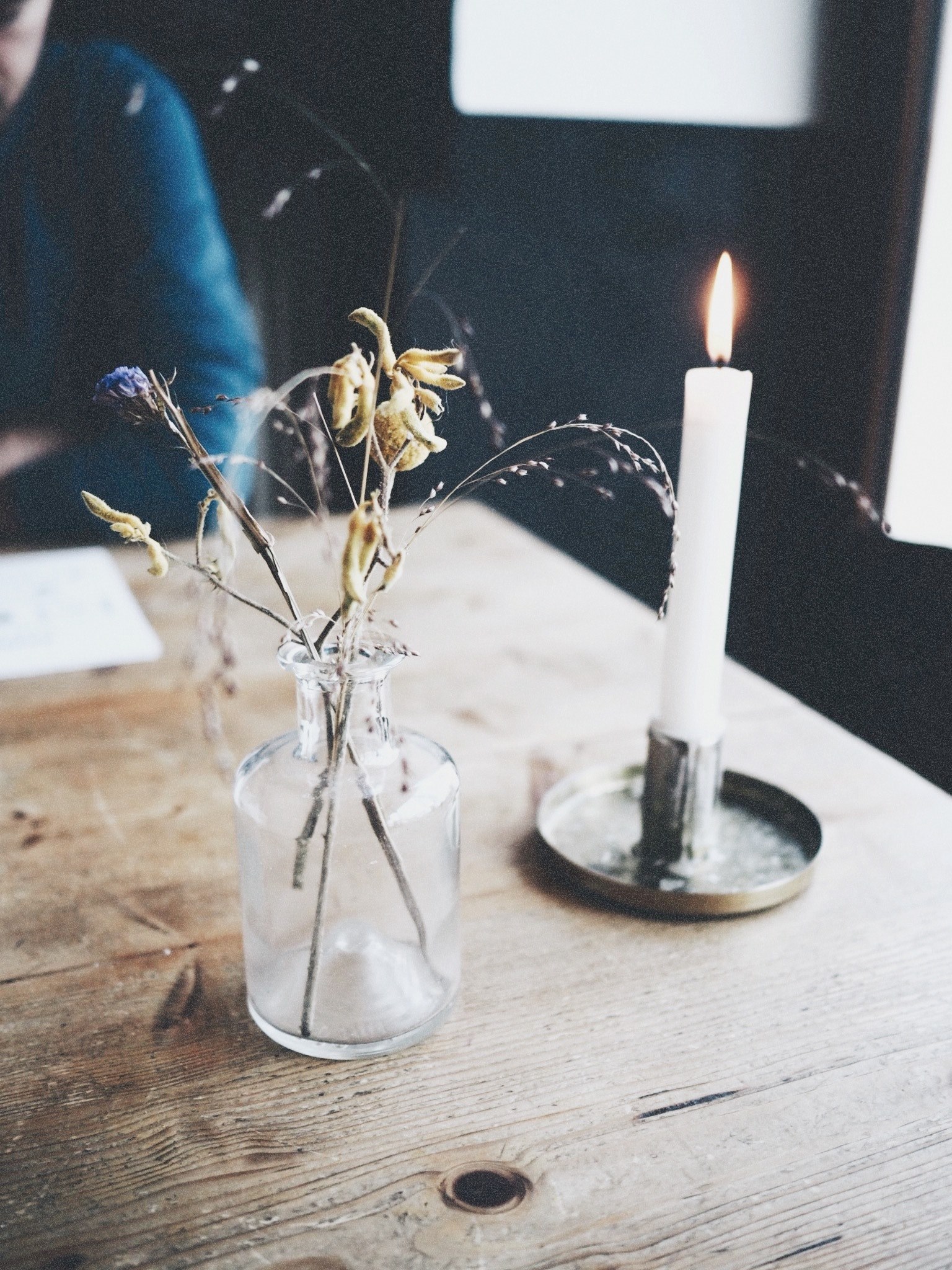 candle flame vase and glass hd, 4k, Phone HD Wallpaper