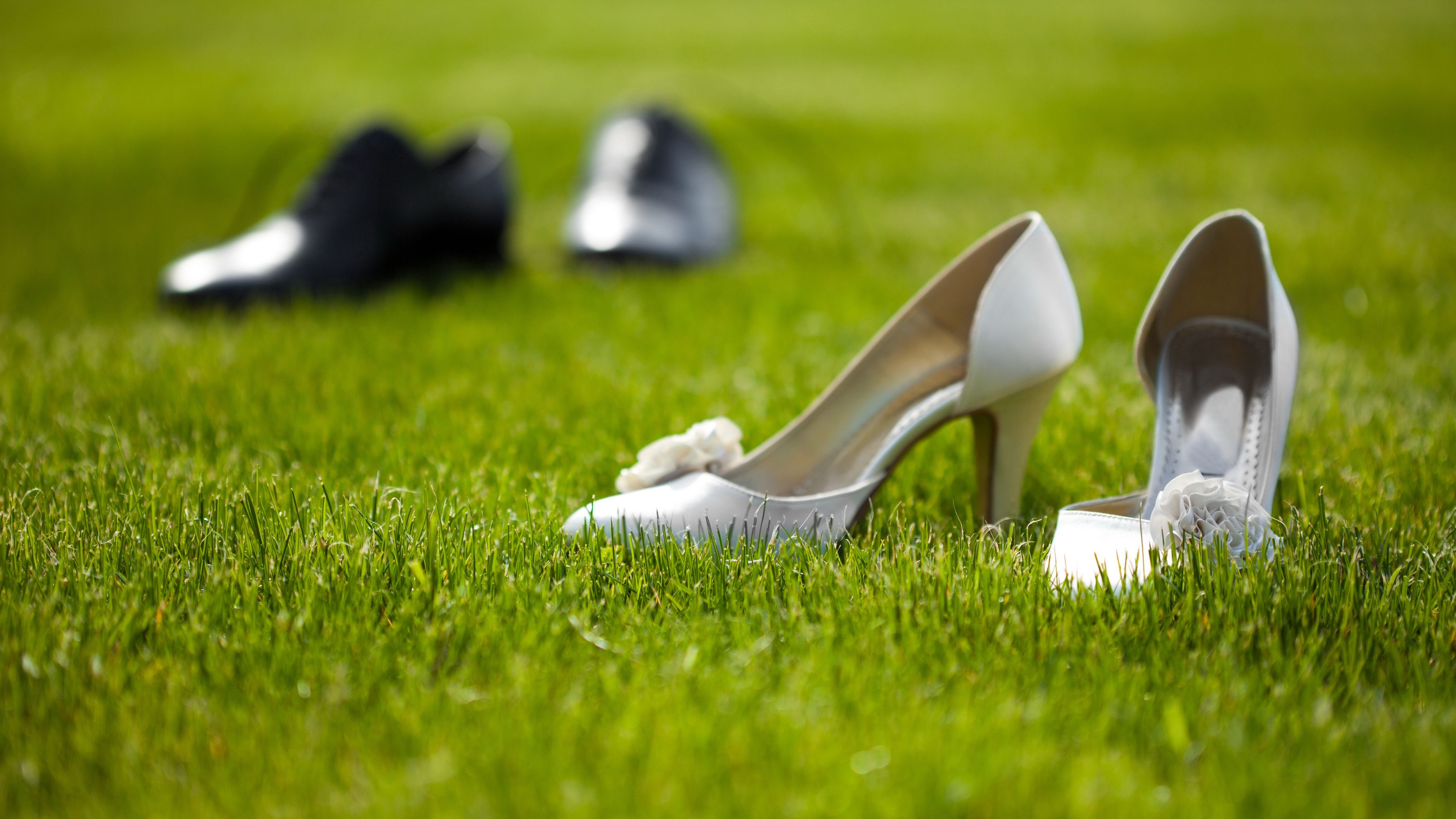 shoes, wedding, grass, 4k, HD Wallpaper