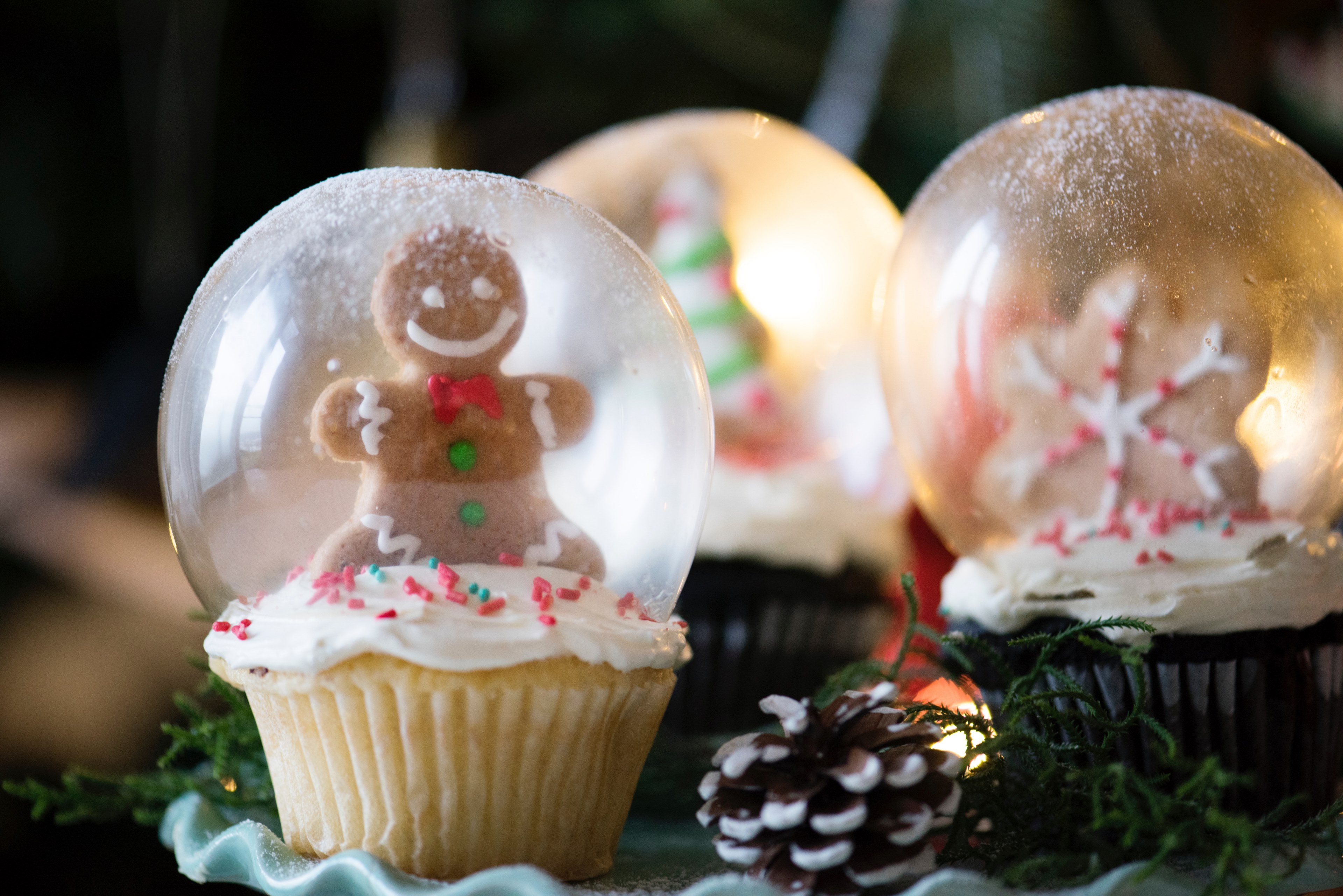 cake cupcake gingerbread man and frosting 4k, HD Wallpaper