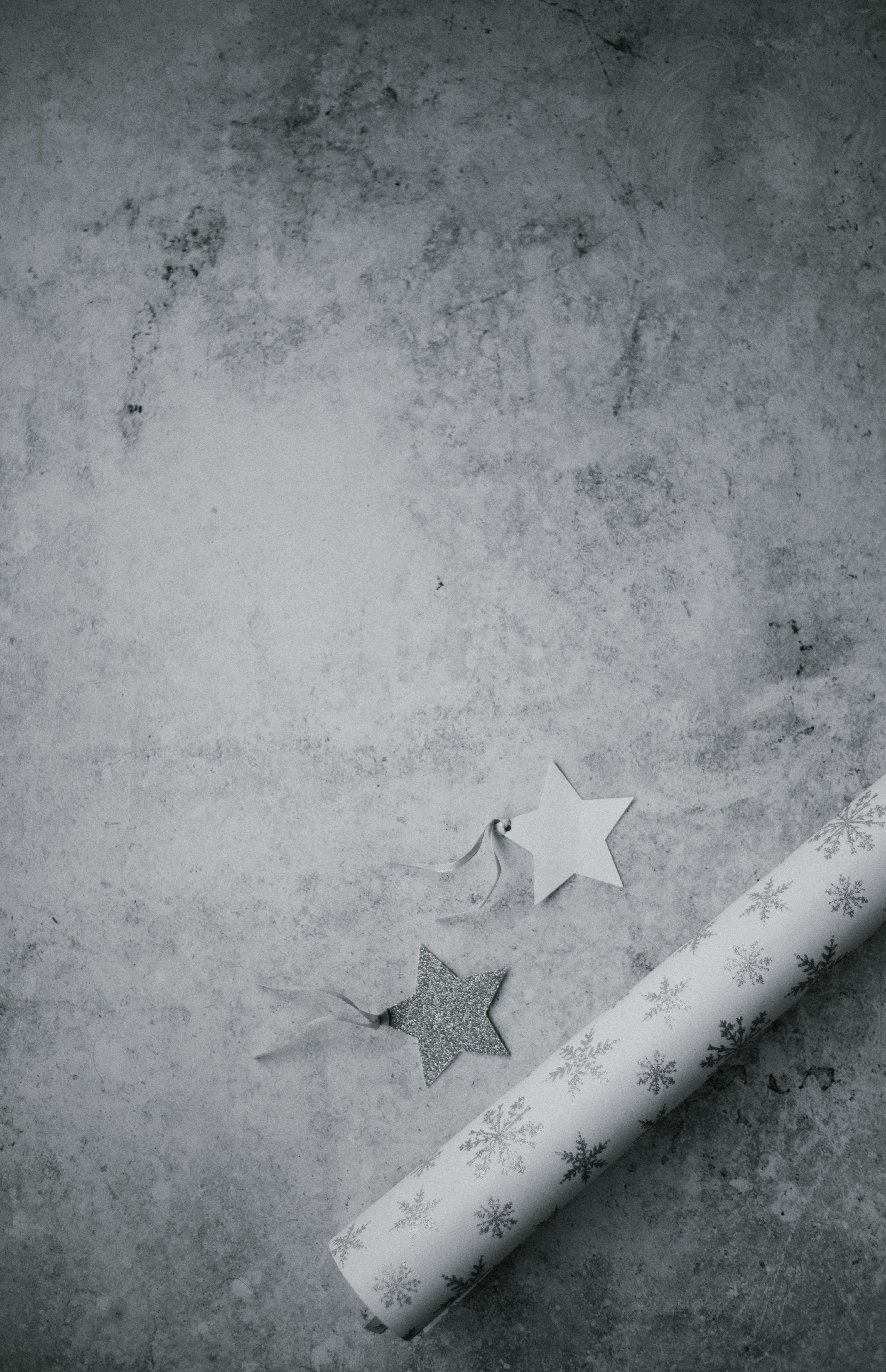 christmas wrapping paper and gift tags 4k, Phone HD Wallpaper