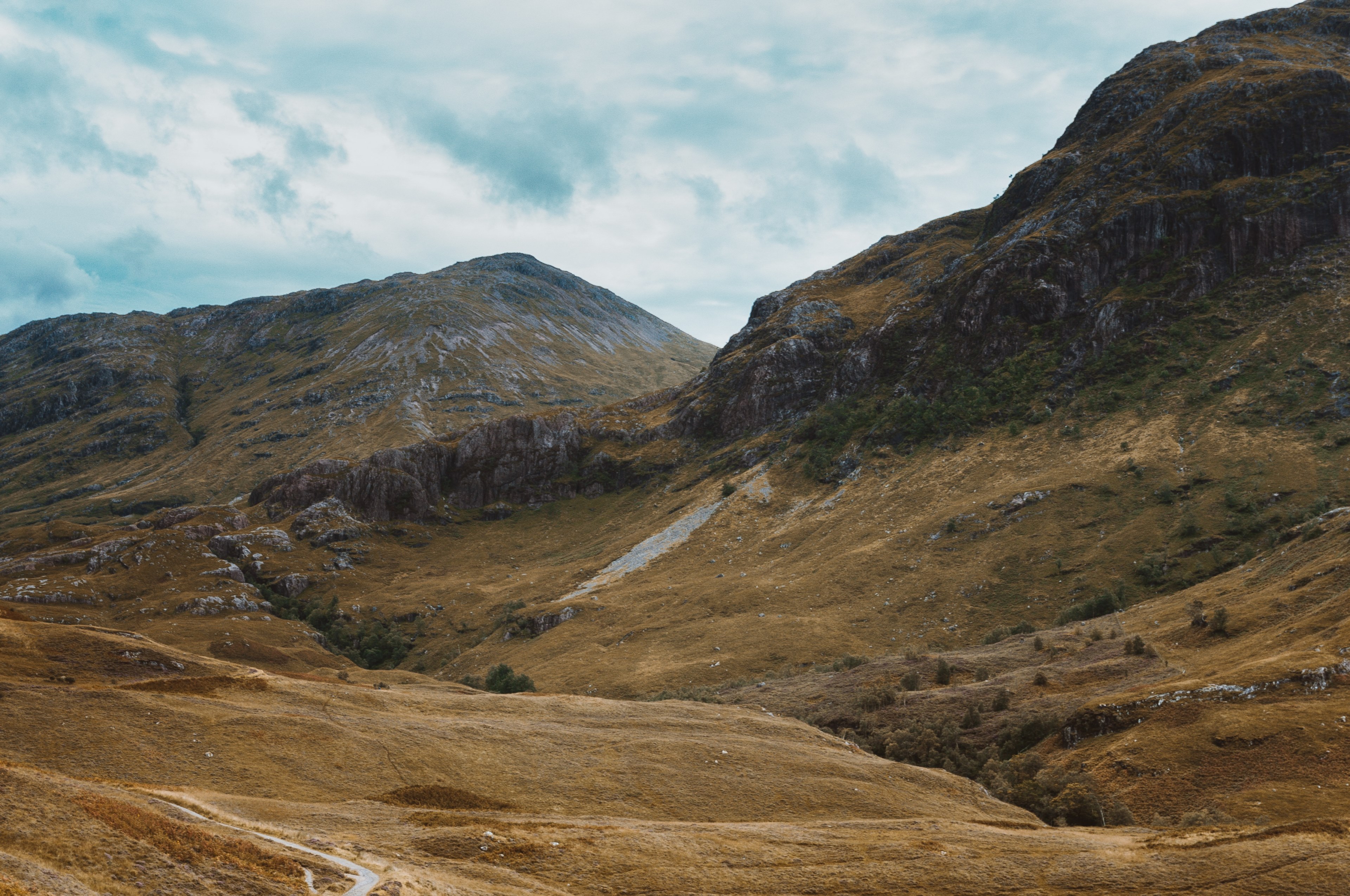 flat moss covered mountains in the lost valley, the lost valley 4k, HD Wallpaper
