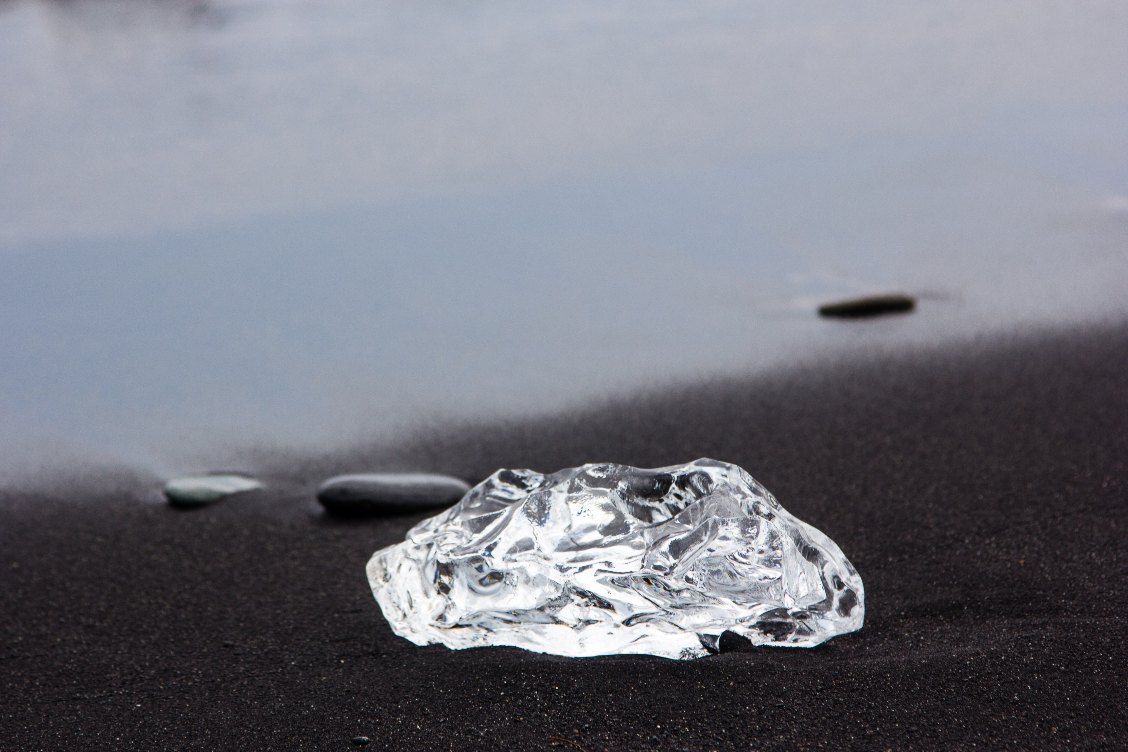 piece of ice at the jkulsrln black sand beach, ice on the beach 4k, HD Wallpaper