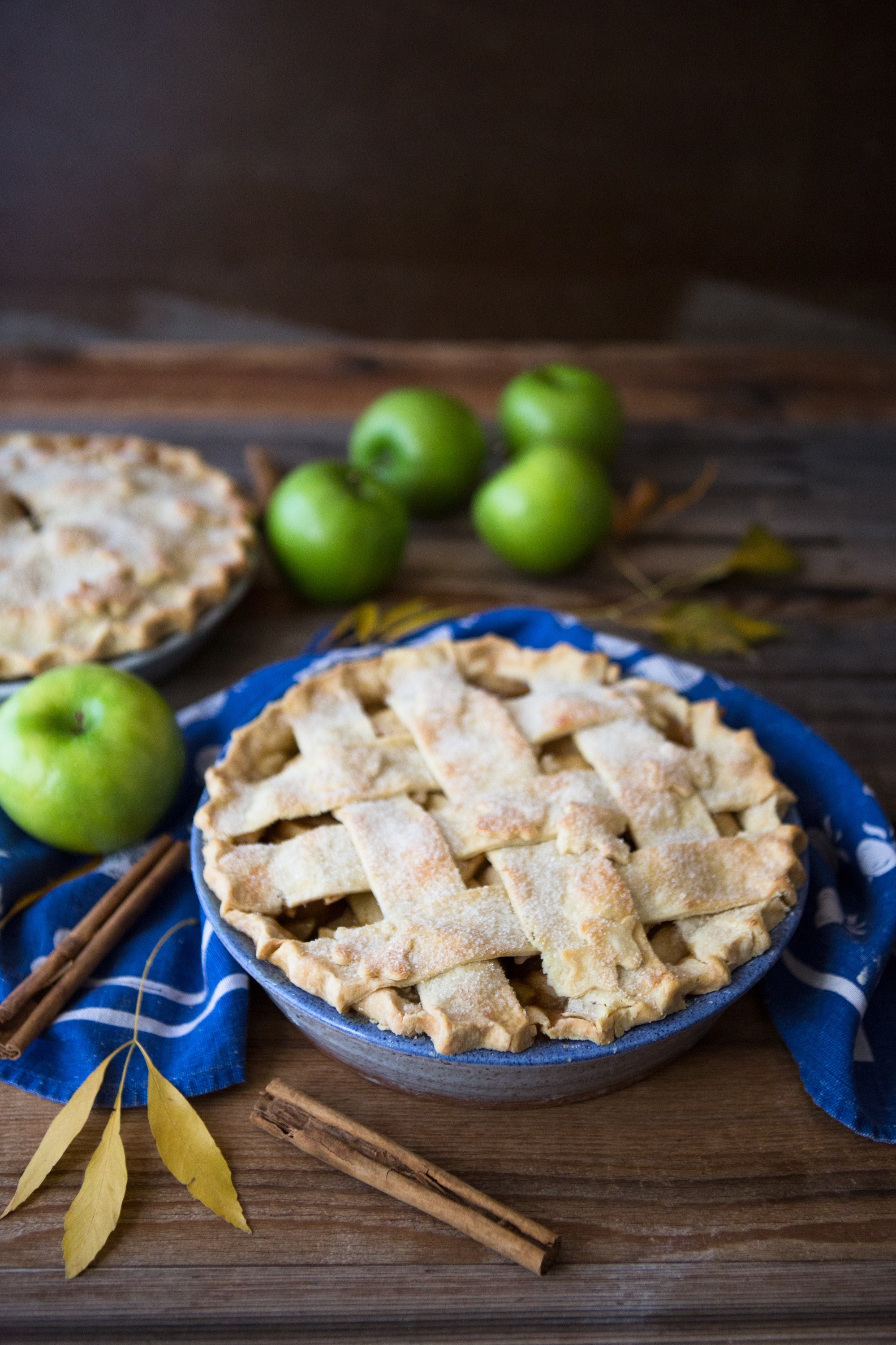 american as apple pie 4k, Phone HD Wallpaper
