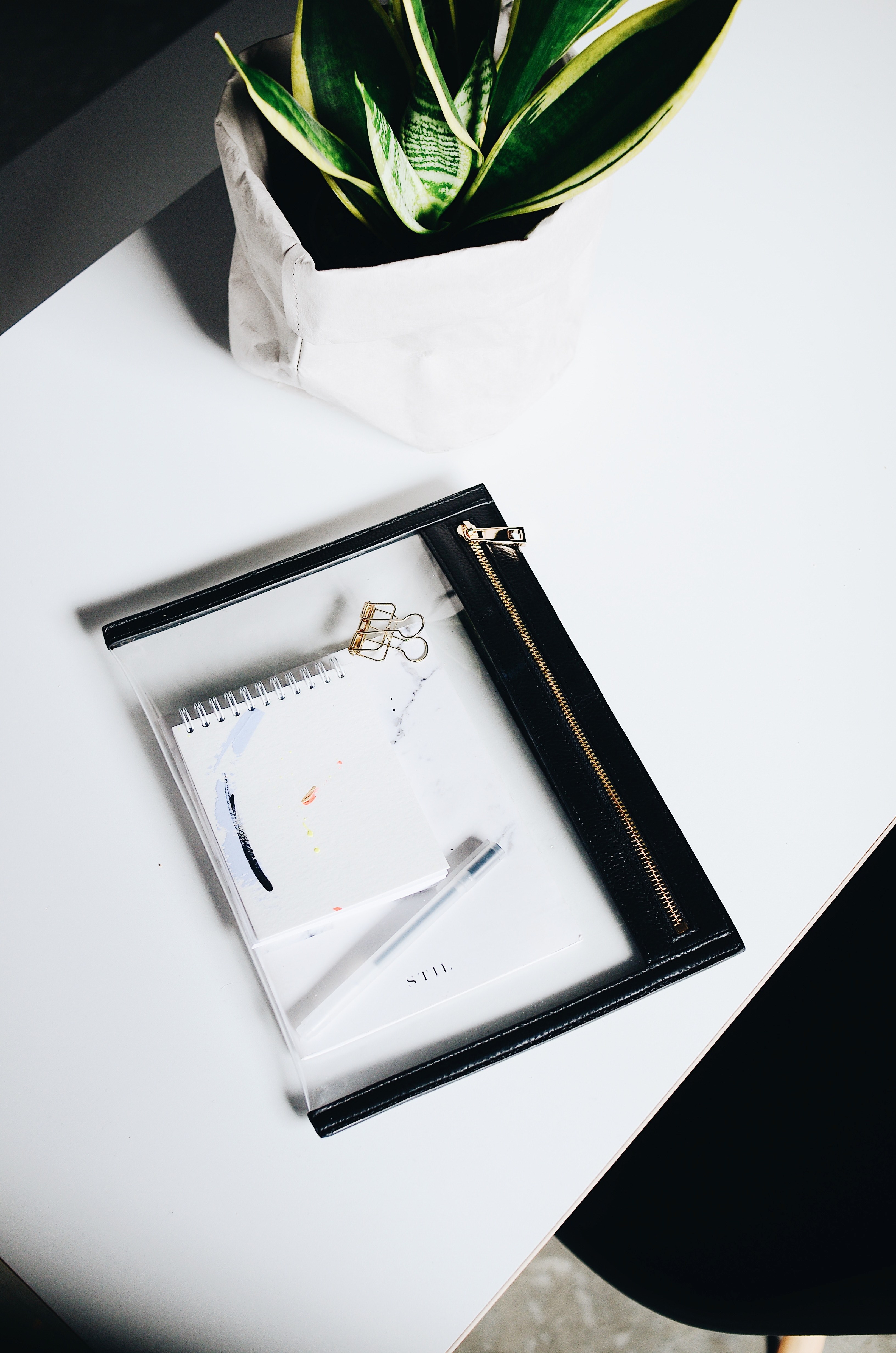 keep your stationery clean 4k, Phone HD Wallpaper
