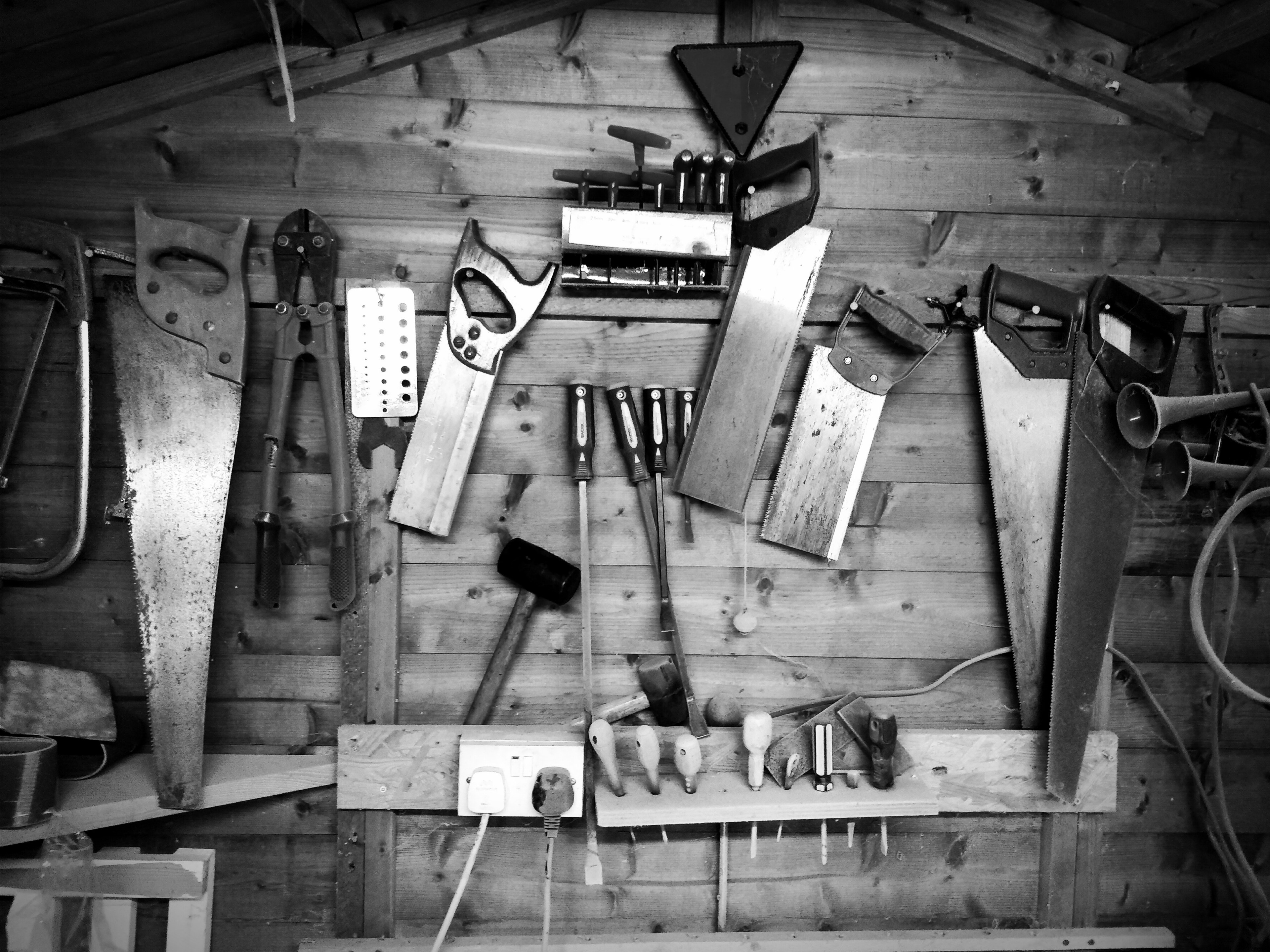 black and white shot of assorted woodwork equipment on wooden wall broadstairs ramsgate england united kingdom, fools tools 4k, HD Wallpaper