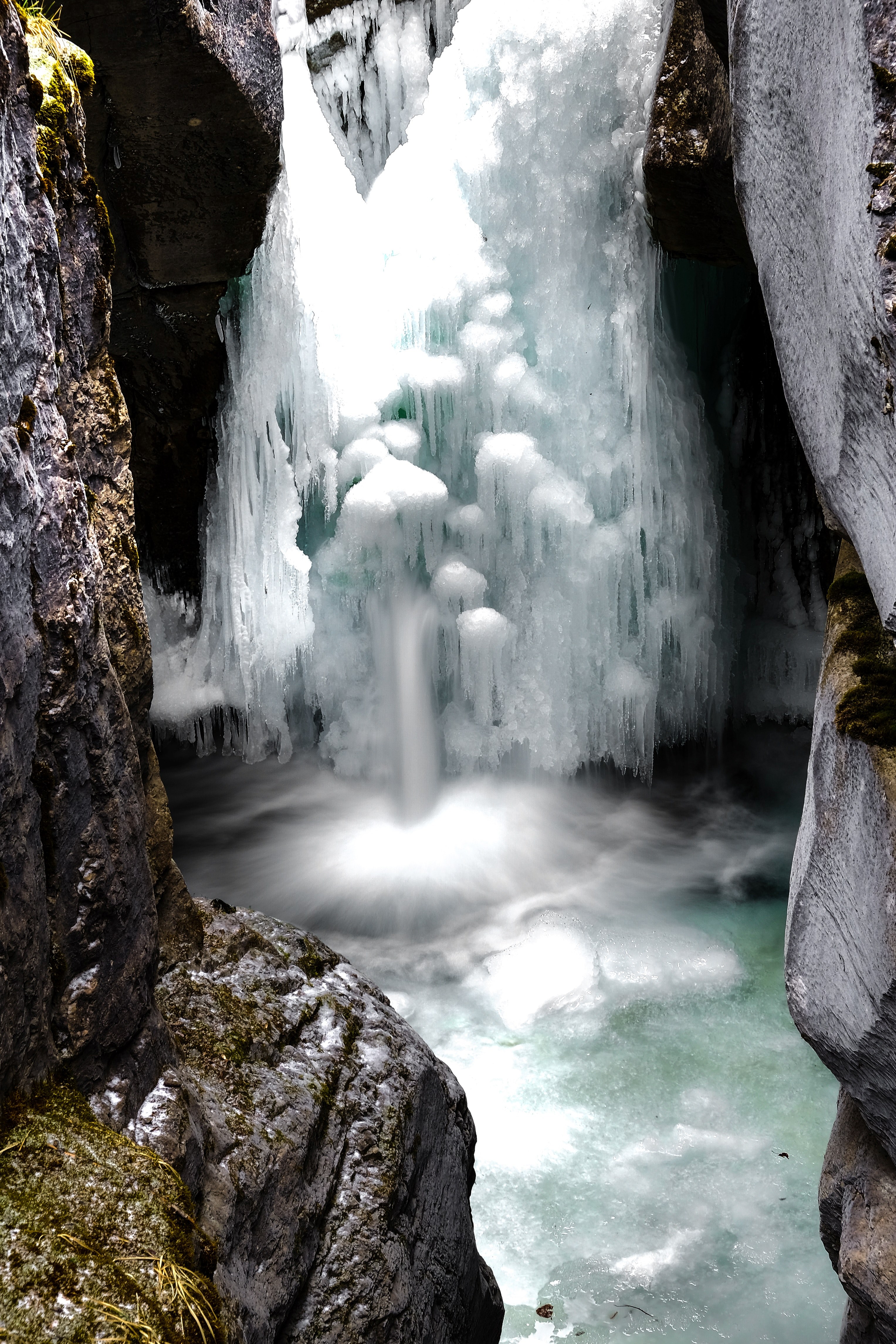 maligne canyon frozen falls 4k, Phone HD Wallpaper