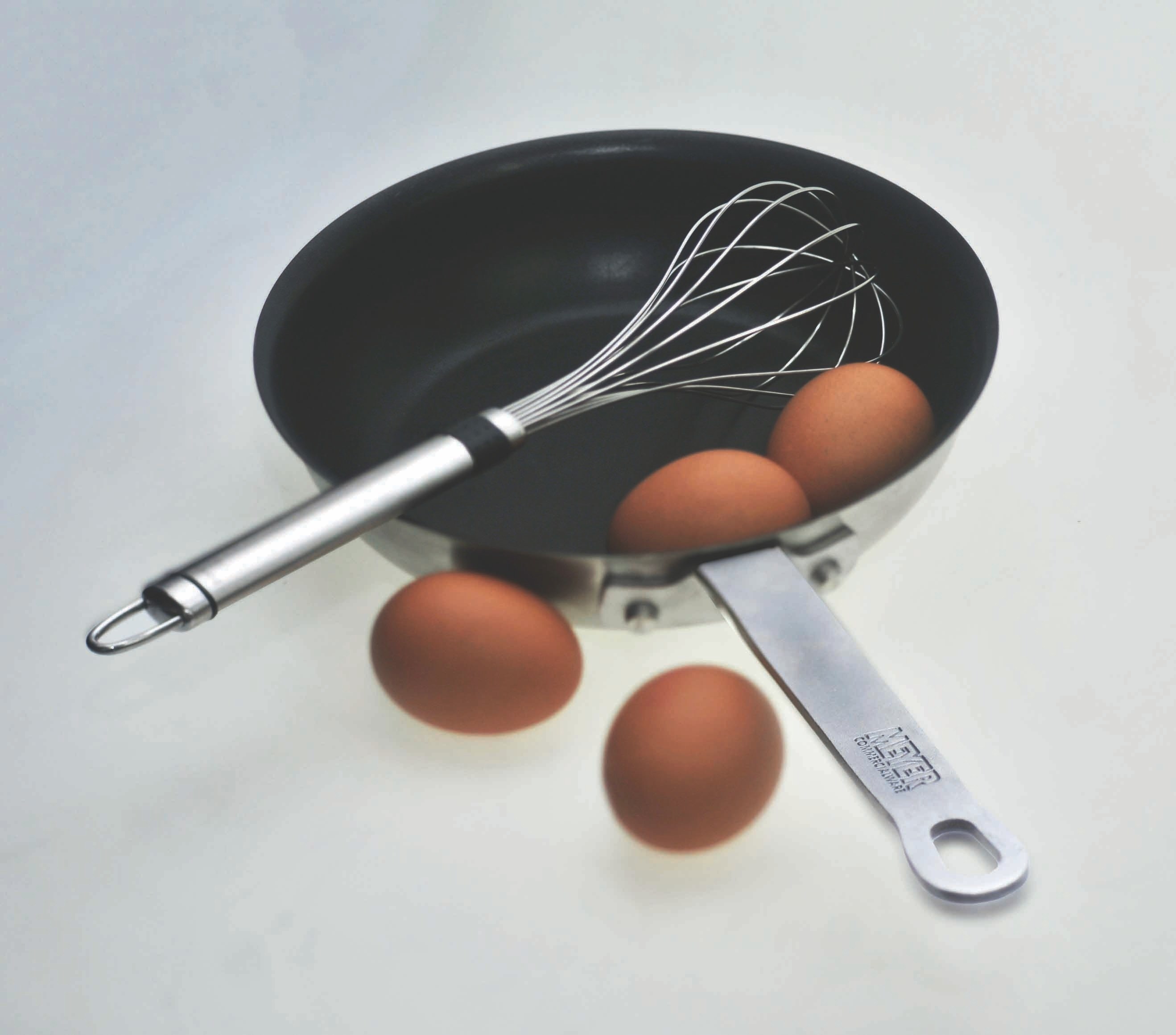 frying pan with two brown eggs and a whisk inside and two eggs on the outside, eggs take some beating 4k, HD Wallpaper
