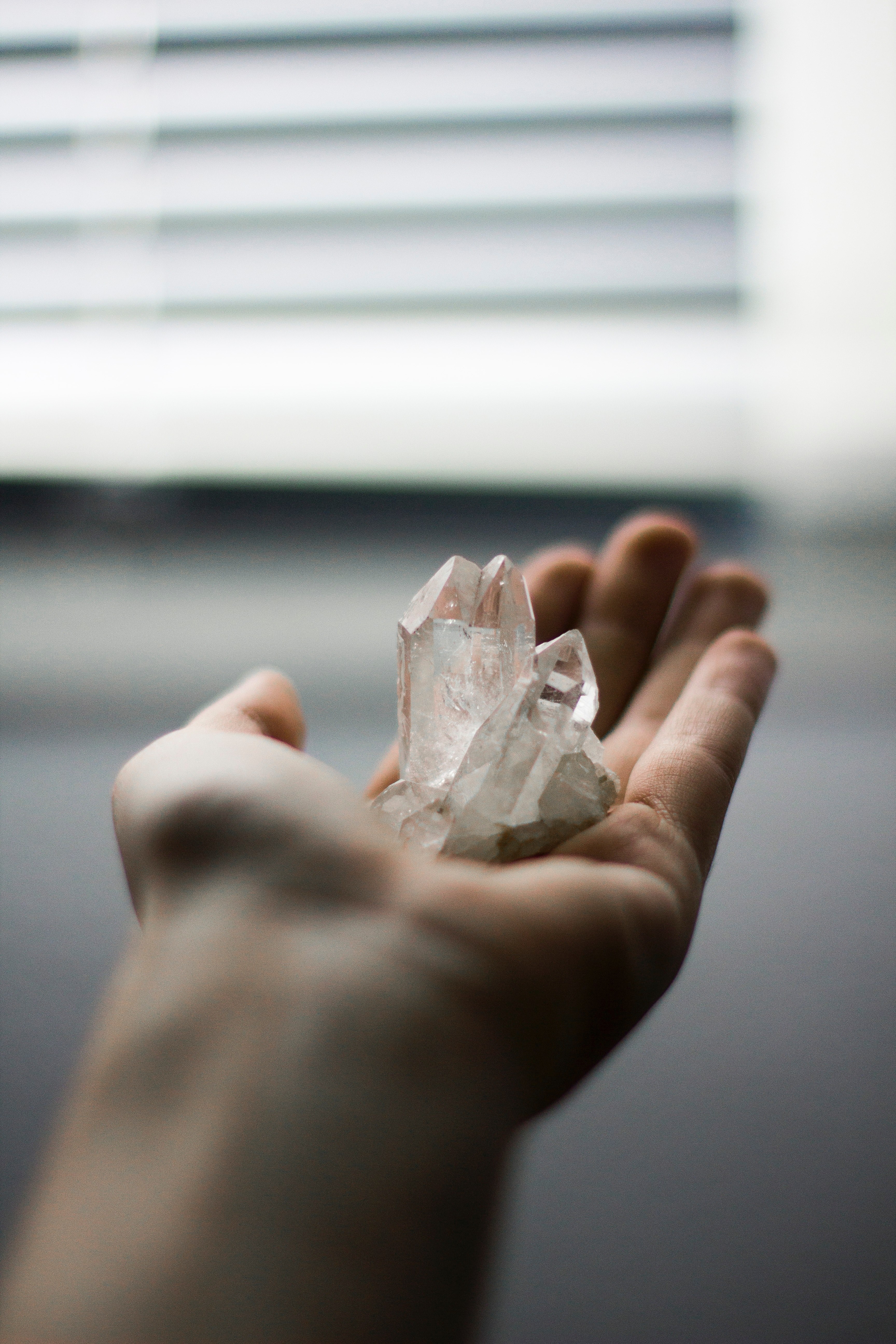 crystal hand clear and nature hd, 4k, Phone HD Wallpaper