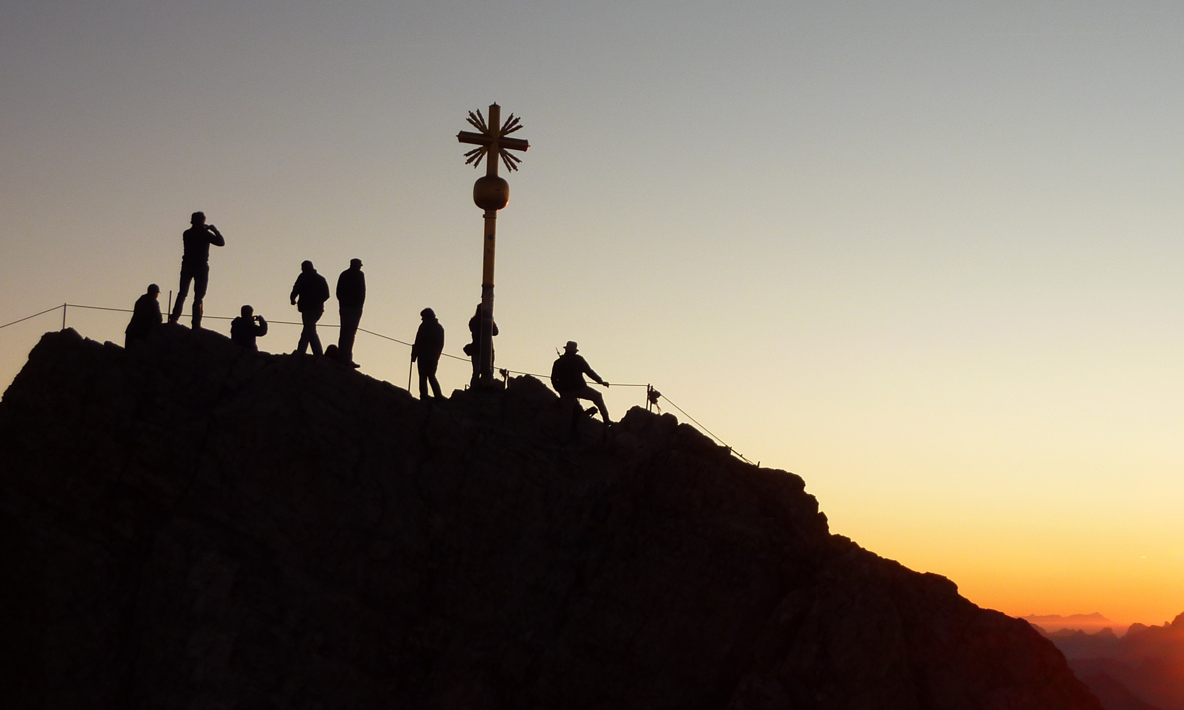 zugspitze mountaineer sunrise shadow play climber 4k, HD Wallpaper